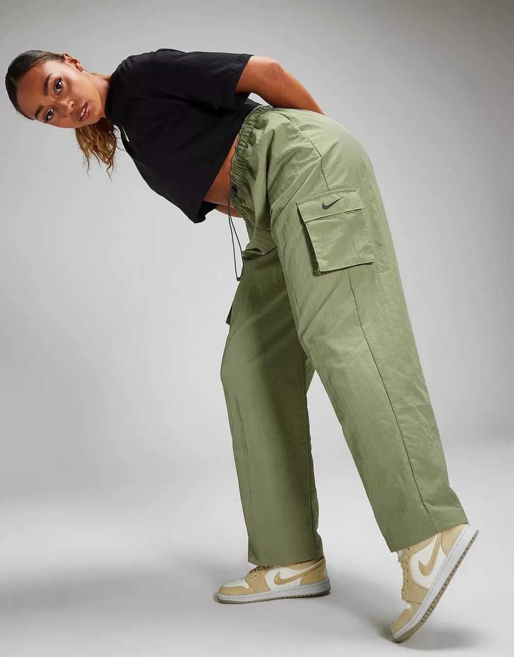 NIKE ШТАНИ W NSW ESSNTL WVN HR PNT CARGO, фото 1 з 5