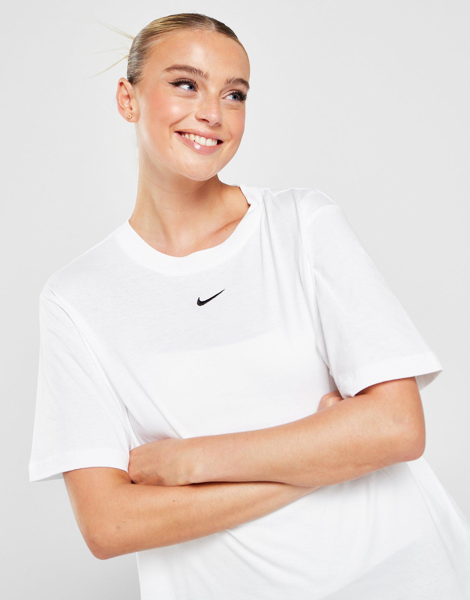 Дамска тениска NIKE ТЕНИСКА W NSW TEE ESSNTL LBR FD4149-100 Бял