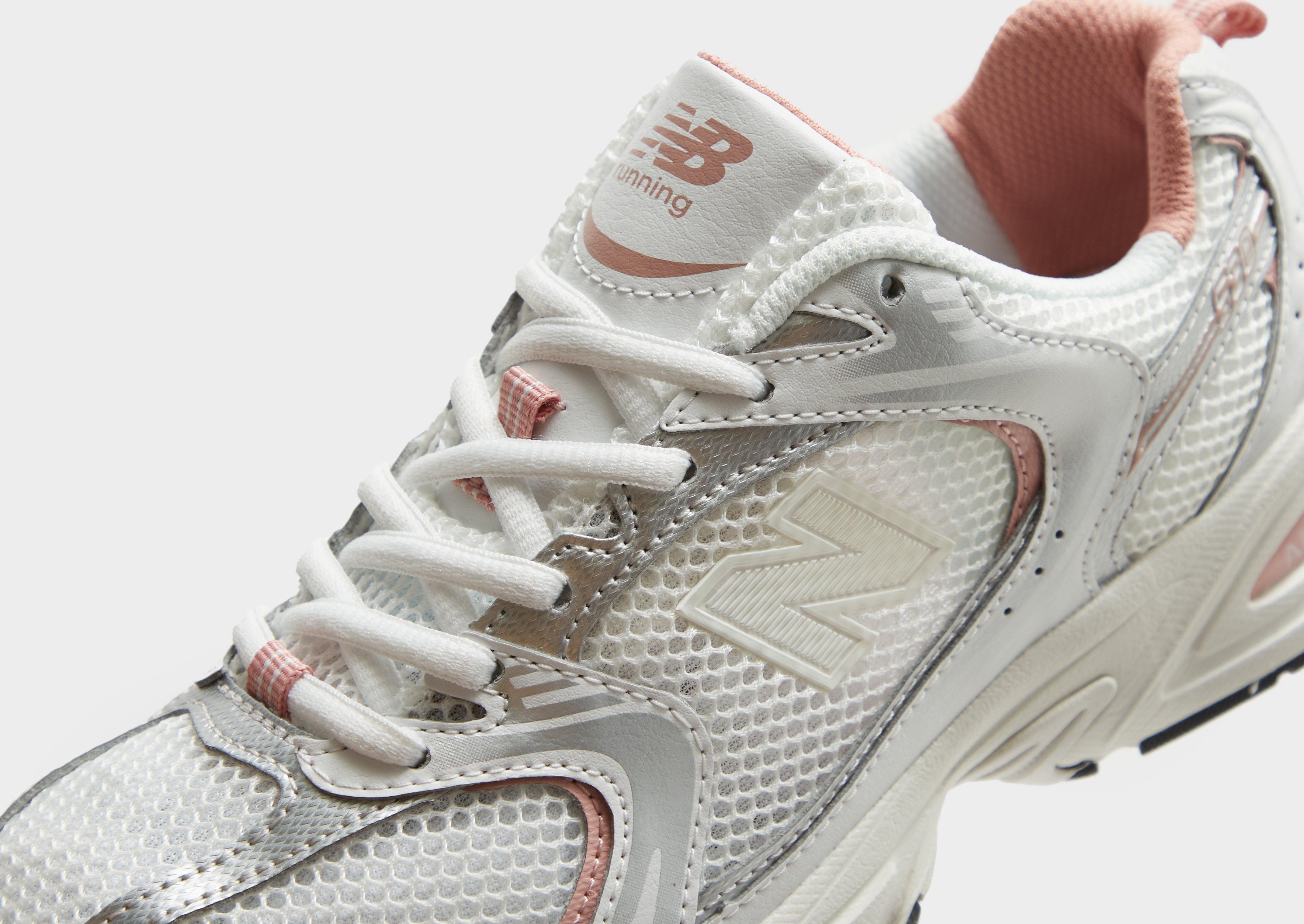 Дамски обувки NEW BALANCE 530  MR530WD Бежов