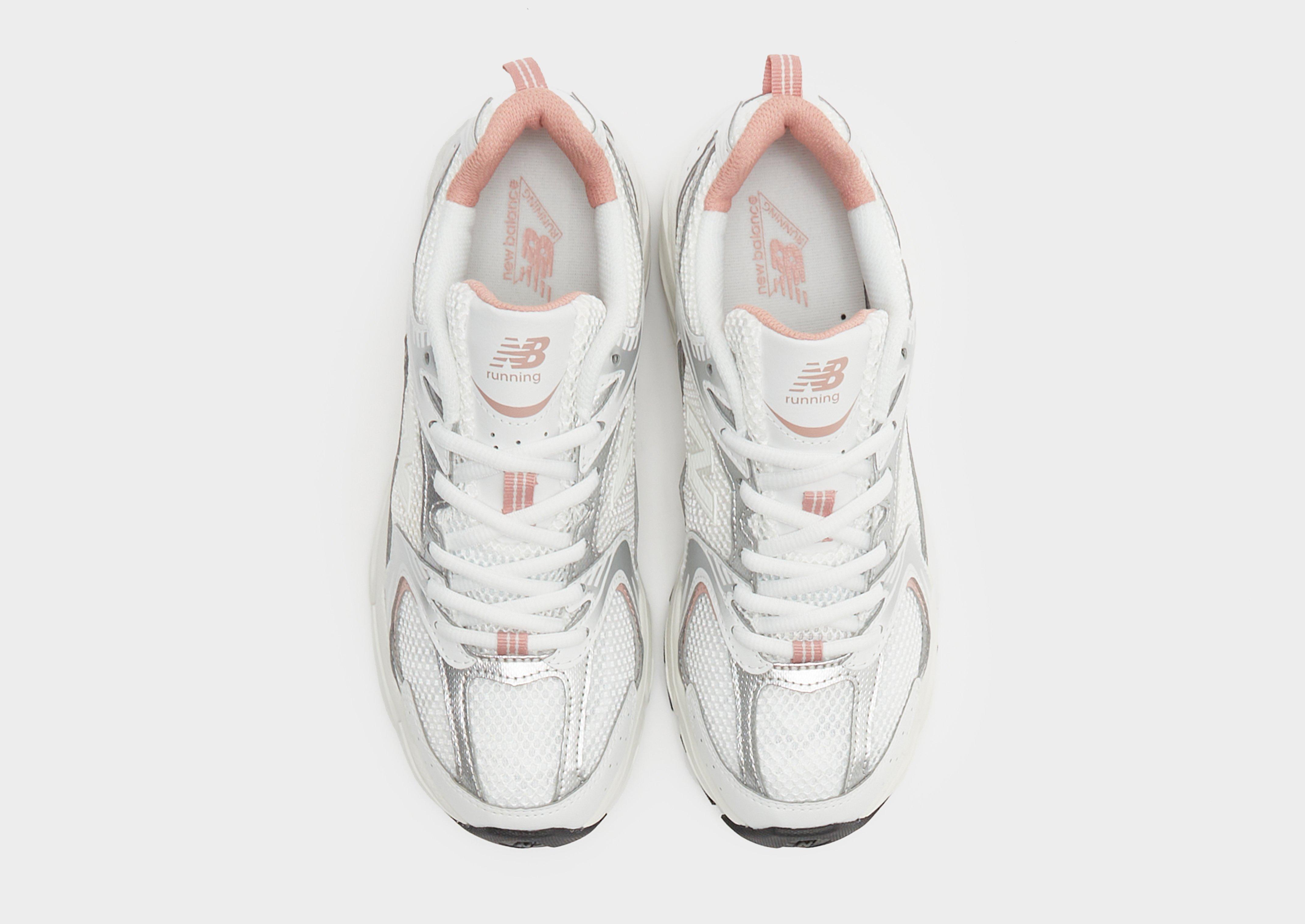 Дамски обувки NEW BALANCE 530  MR530WD Бежов