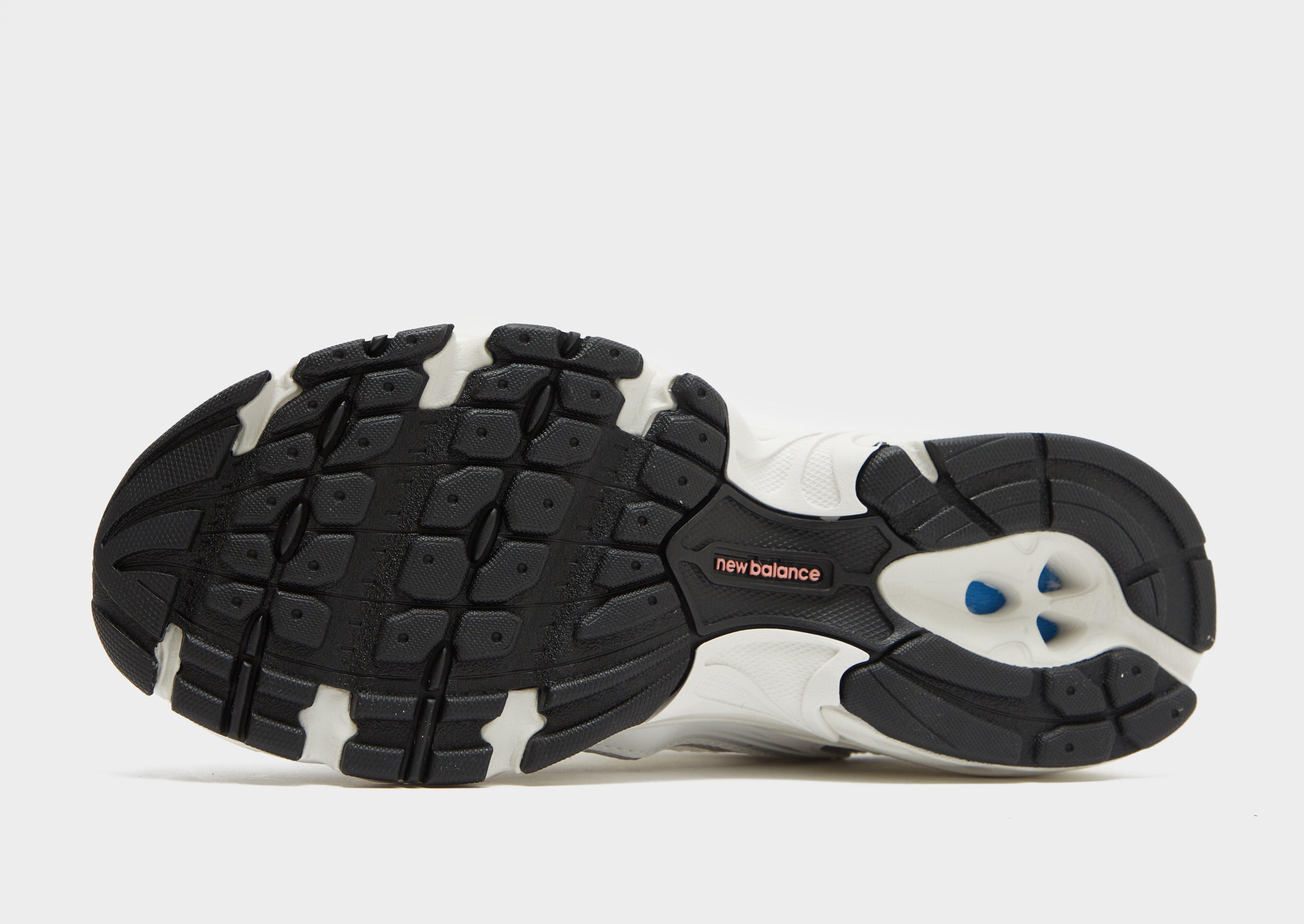 Дамски обувки NEW BALANCE 530  MR530WD Бежов