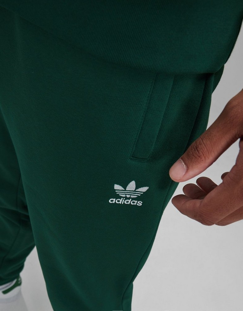 ADIDAS SPODNIE TREF ESS PNT C.GRN IS2244 Zielony