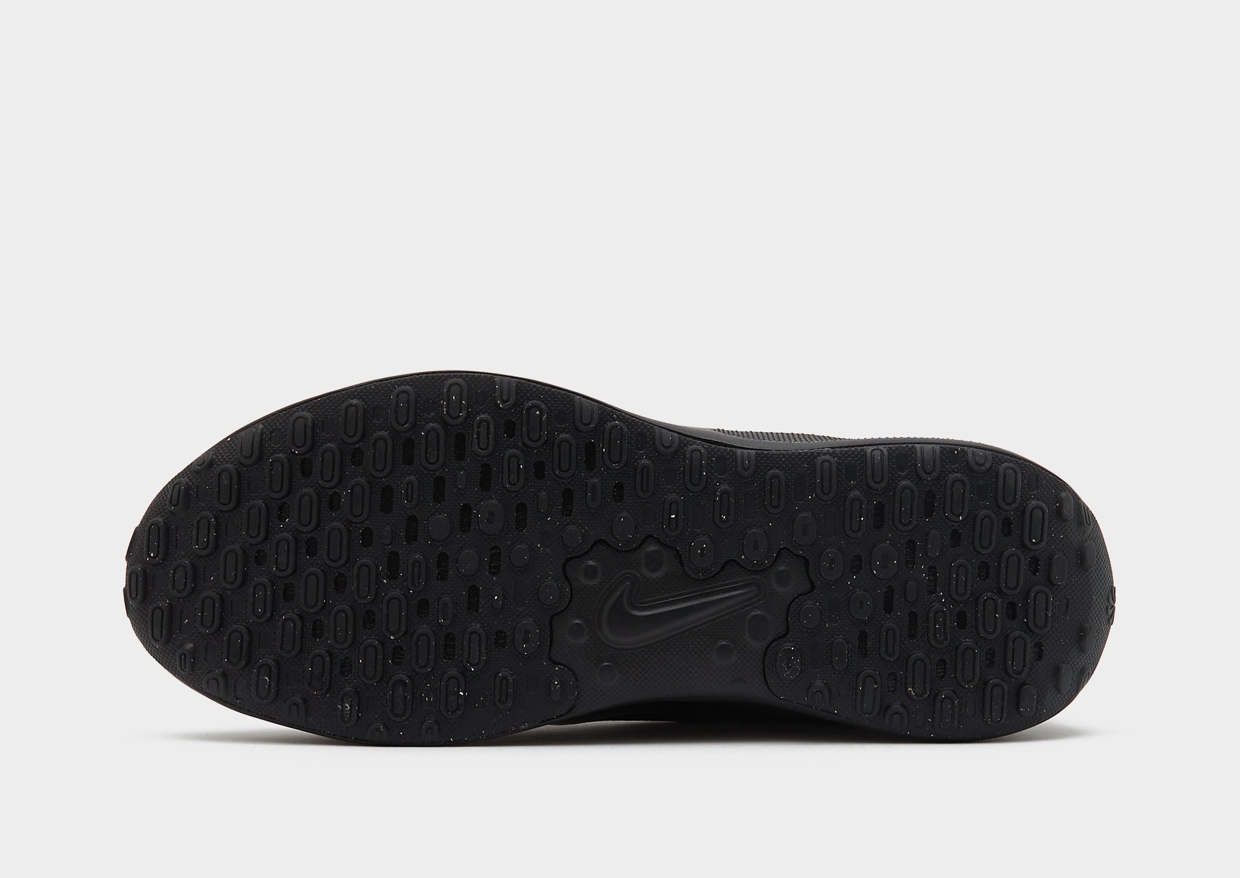Nike Revolution 7 Gs.
