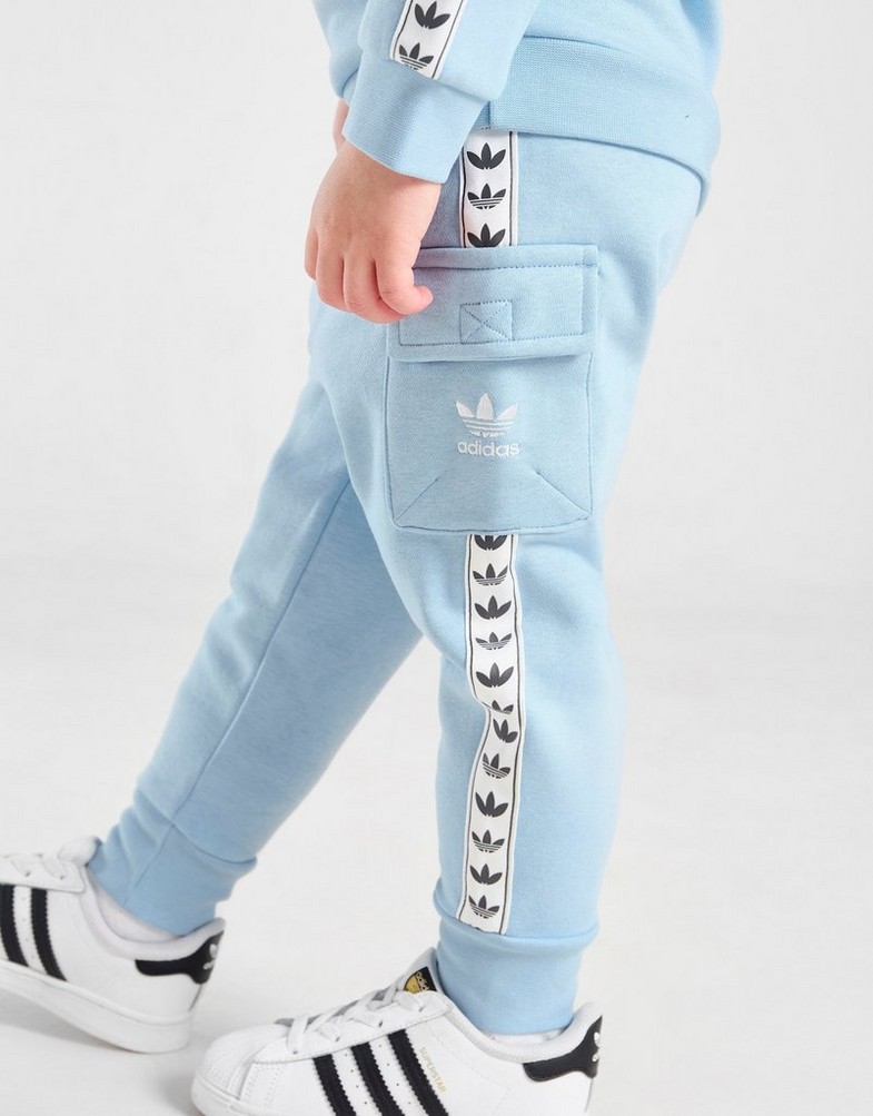 Дитячі спортивні костюми ADIDAS СПОРТИВНИЙ КОСТЮМ CARGO . IQ4699 Блакитний