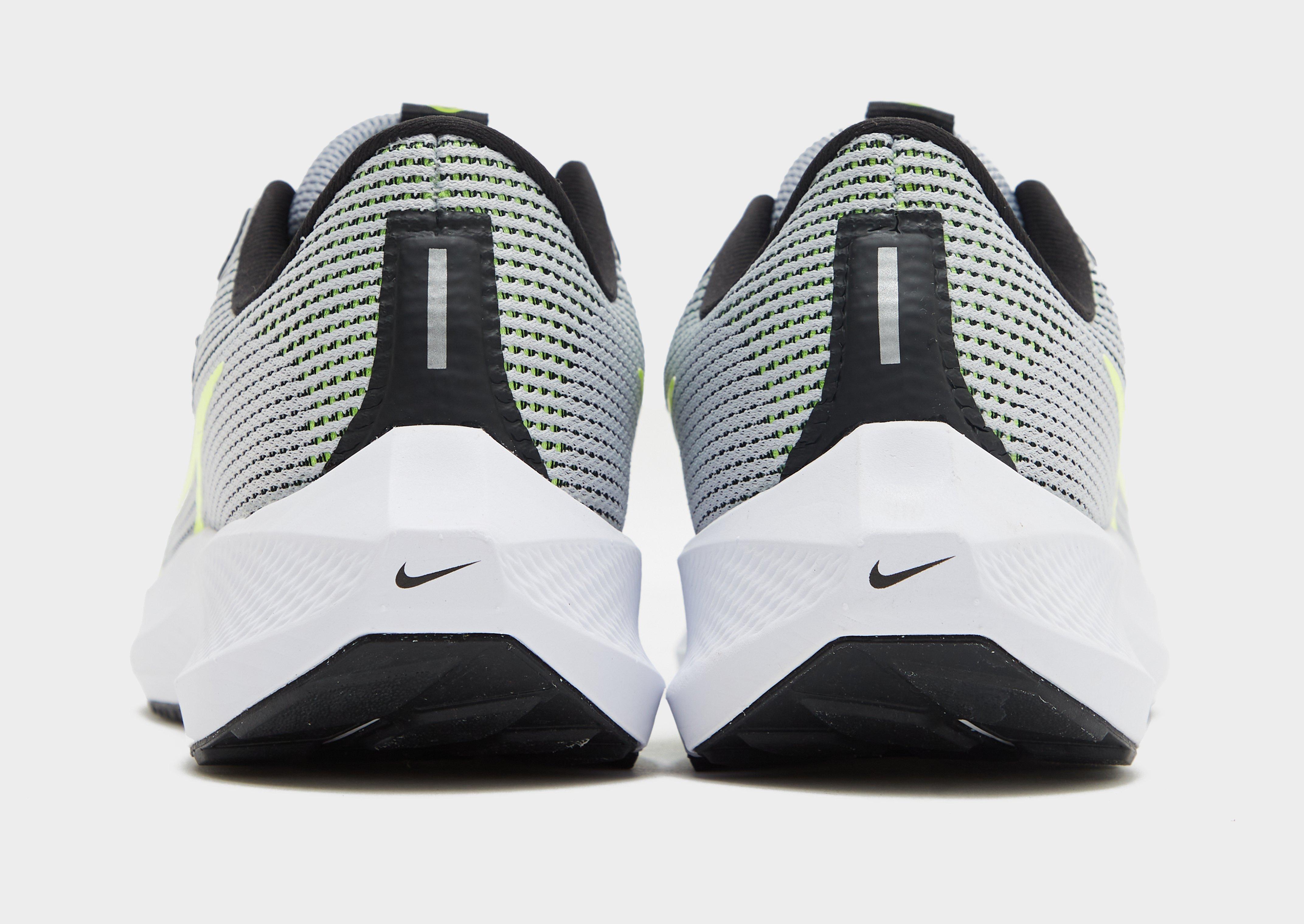 Kedai vyrams NIKE AIR ZOOM PEGASUS 40 DV3853-004 Pilka