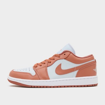 Adidași de damă WMNS AIR JORDAN 1 LOW 