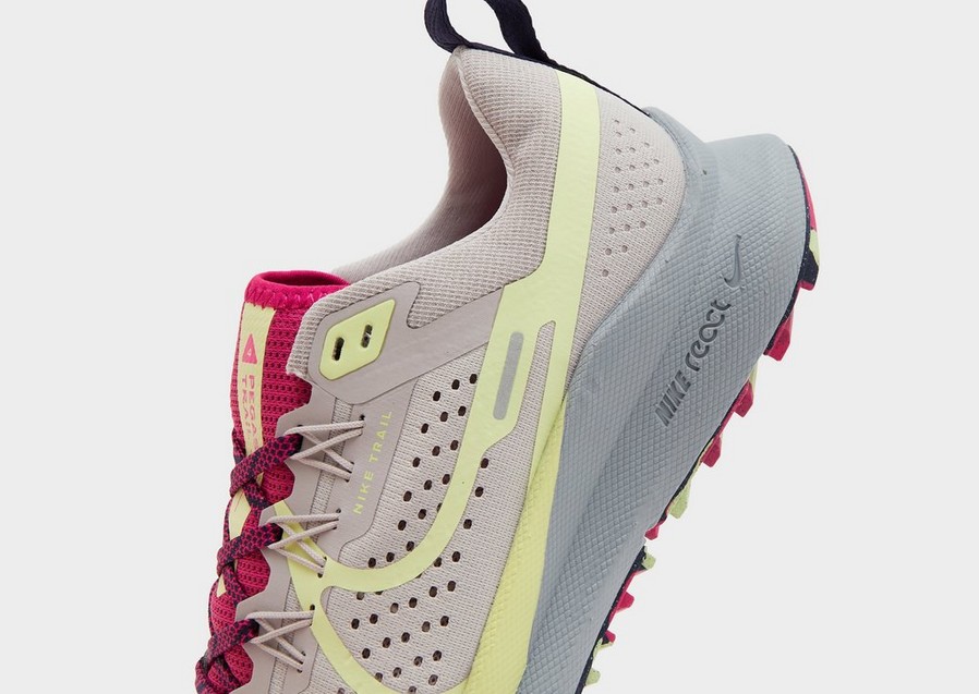 Pantofi alergare de damă NIKE REACT PEGASUS TRAIL 4  DJ6159-002 Roz