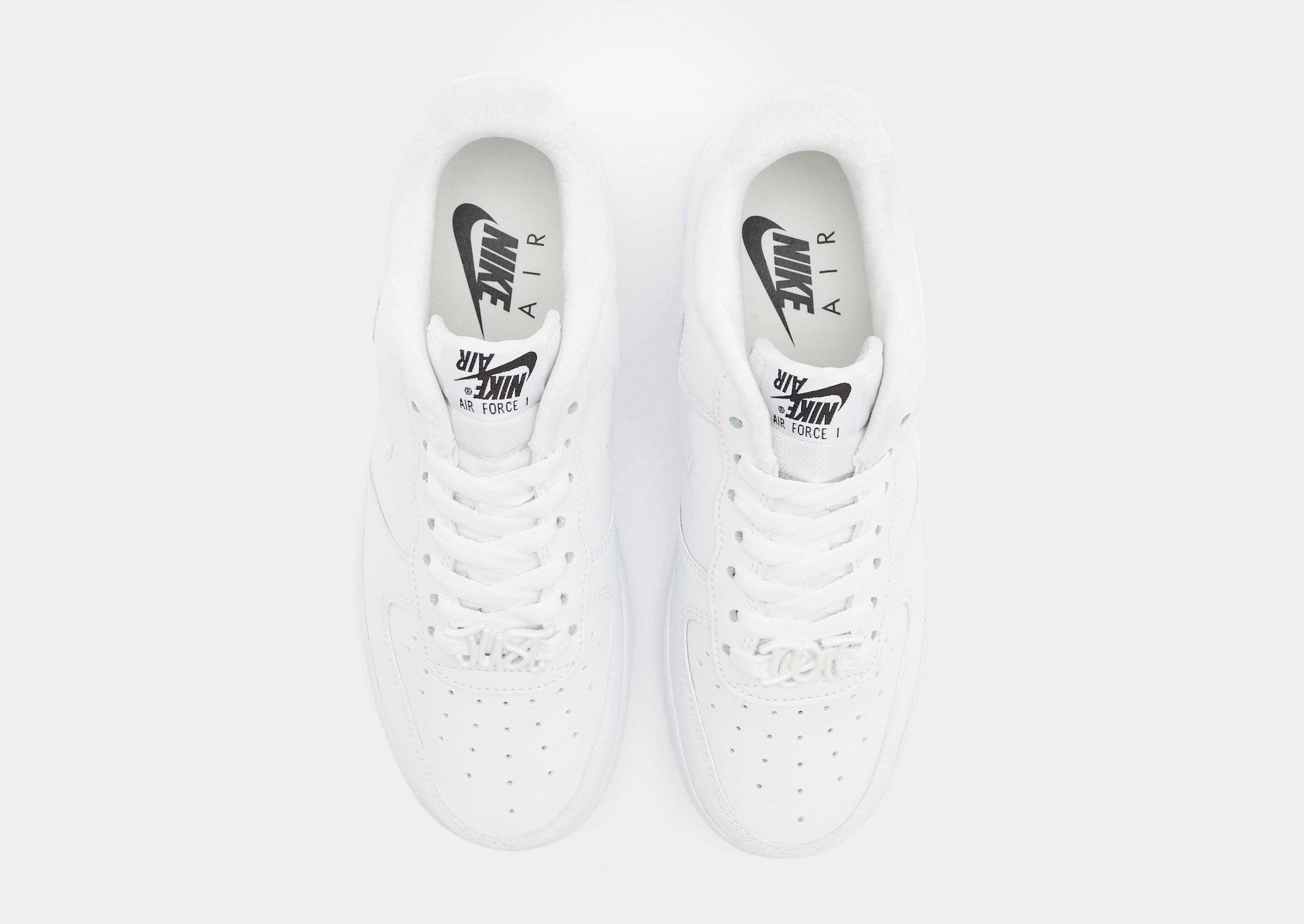 Дамски обувки NIKE WMNS AIR FORCE 1 '07 SE FB8251-100 Бял