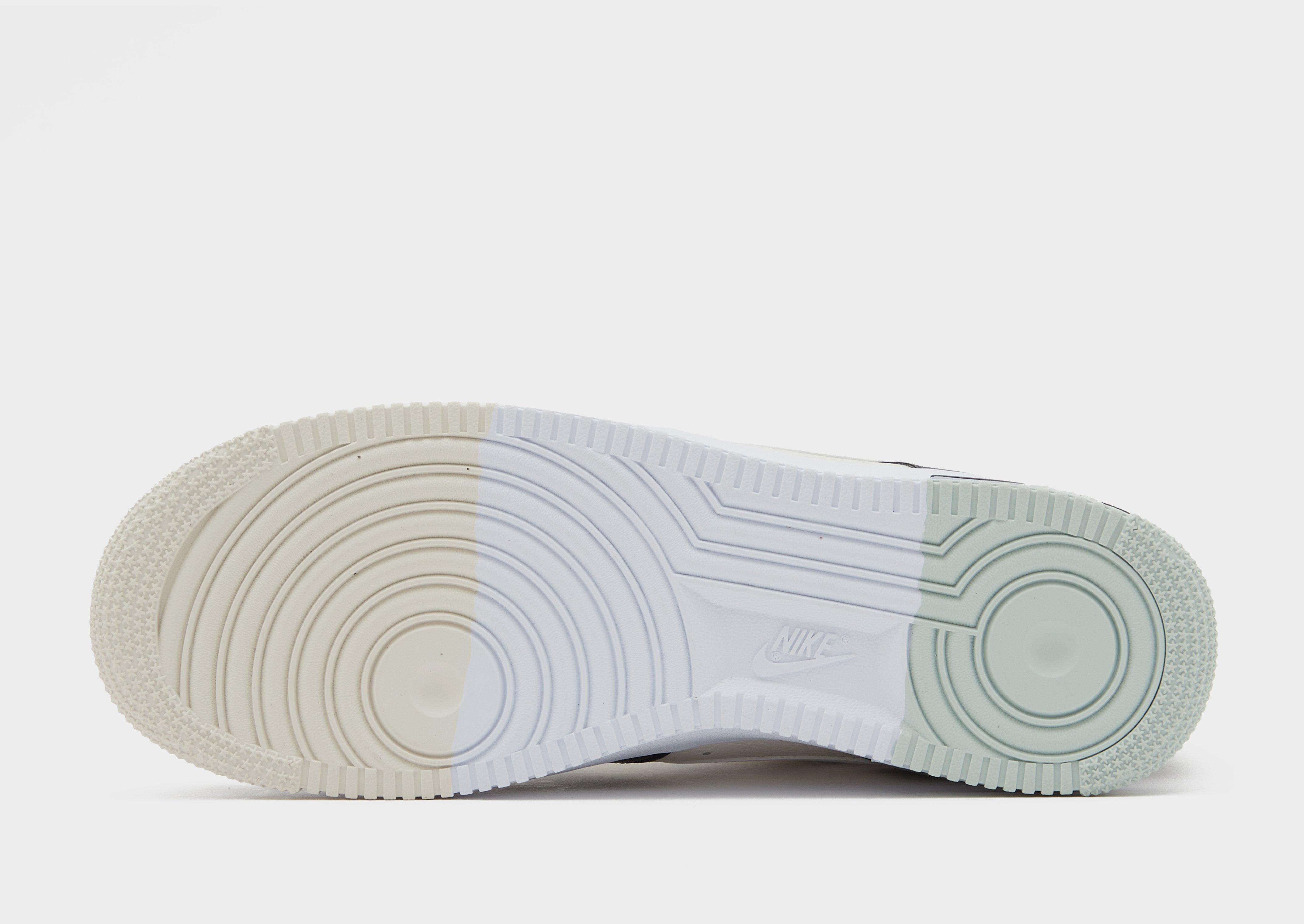 Мъжки маратонки NIKE AIR FORCE 1 '07 LV8  FD2592-002 Бежов