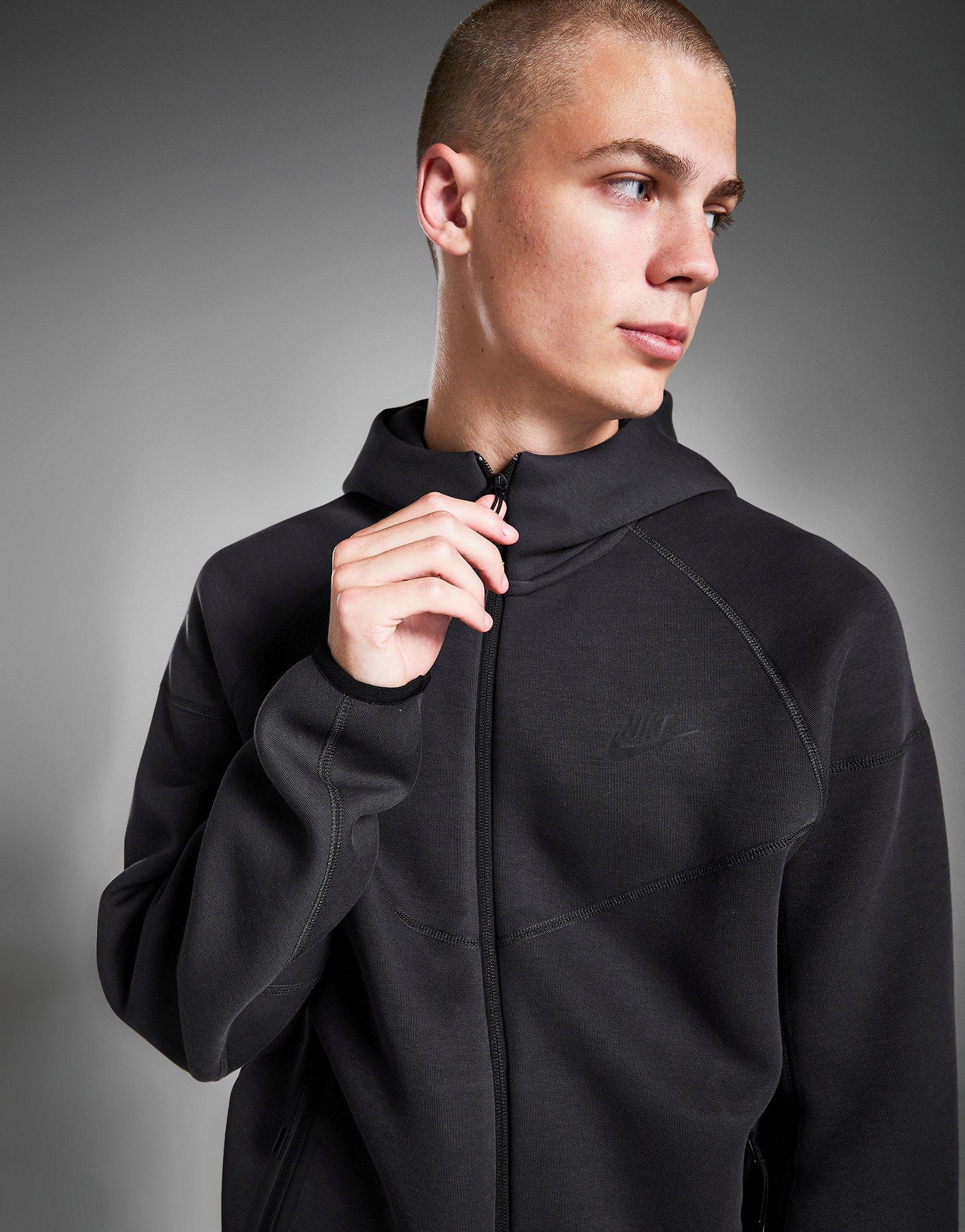 Мъжка блуза NIKE СУИТЧЪР С КАЧУЛКА M NK TCH FLC FZ WR HOODIE FB7921-060 Черен