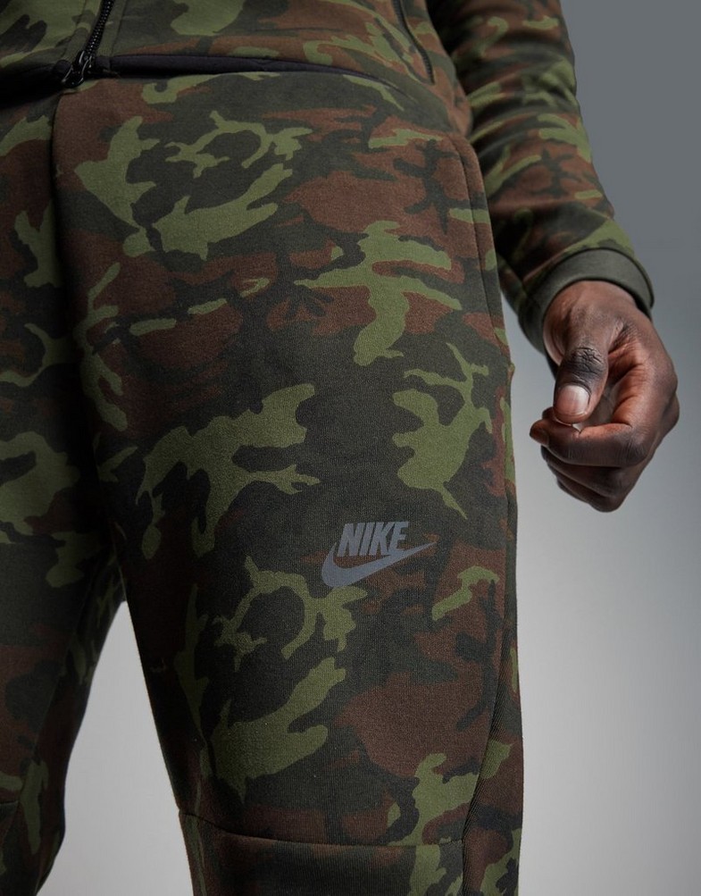 Pánské kalhoty NIKE KALHOTY  M NSW TCH FLC JGGR OG 10YR CAM FN3925-355 Černá