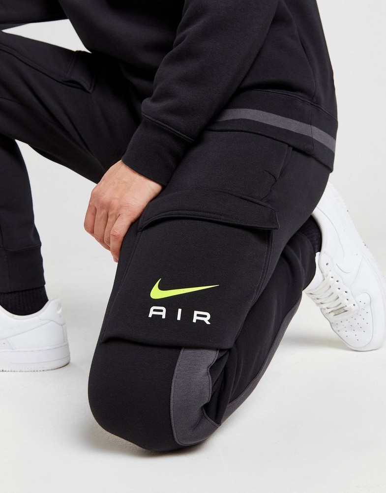 Pantaloni pentru bărbați NIKE PANTALONI  M NSW SW AIR CARGO PANT FLC BB FN7693-011 Negru