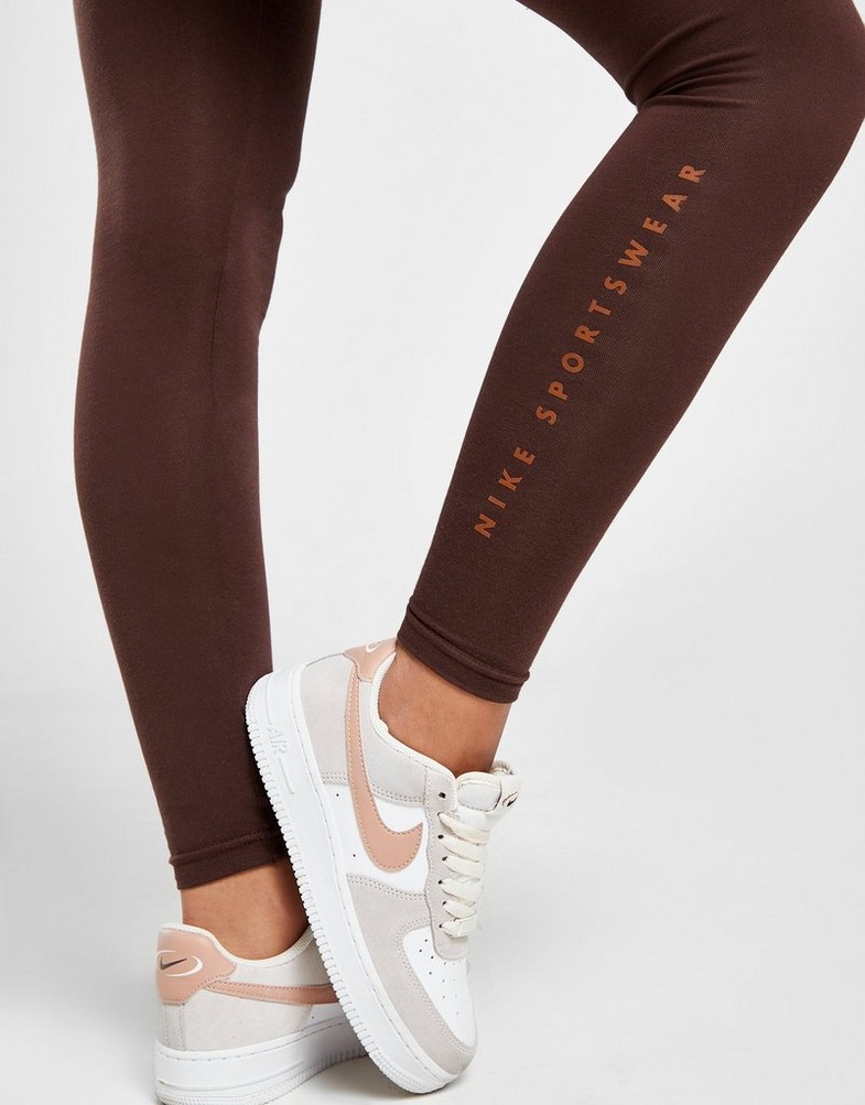 NIKE LEGGINGS W NSW LGGNG HR PRNT SWSH FN7699-227 szín Barna Női