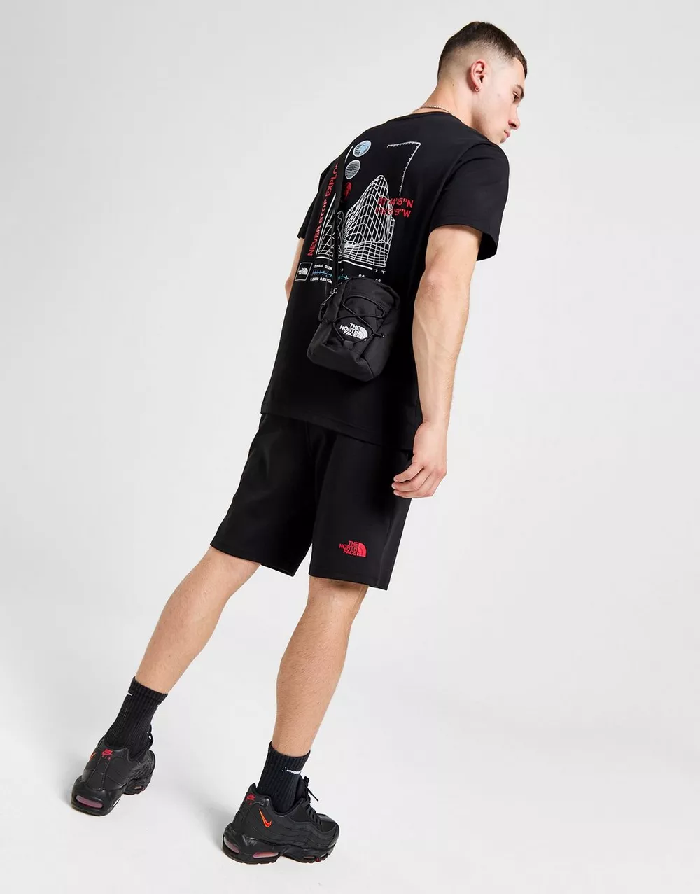 THE NORTH FACE ФУТБОЛКА MOUNT SCALE T BK/RD, фото 1 з 5