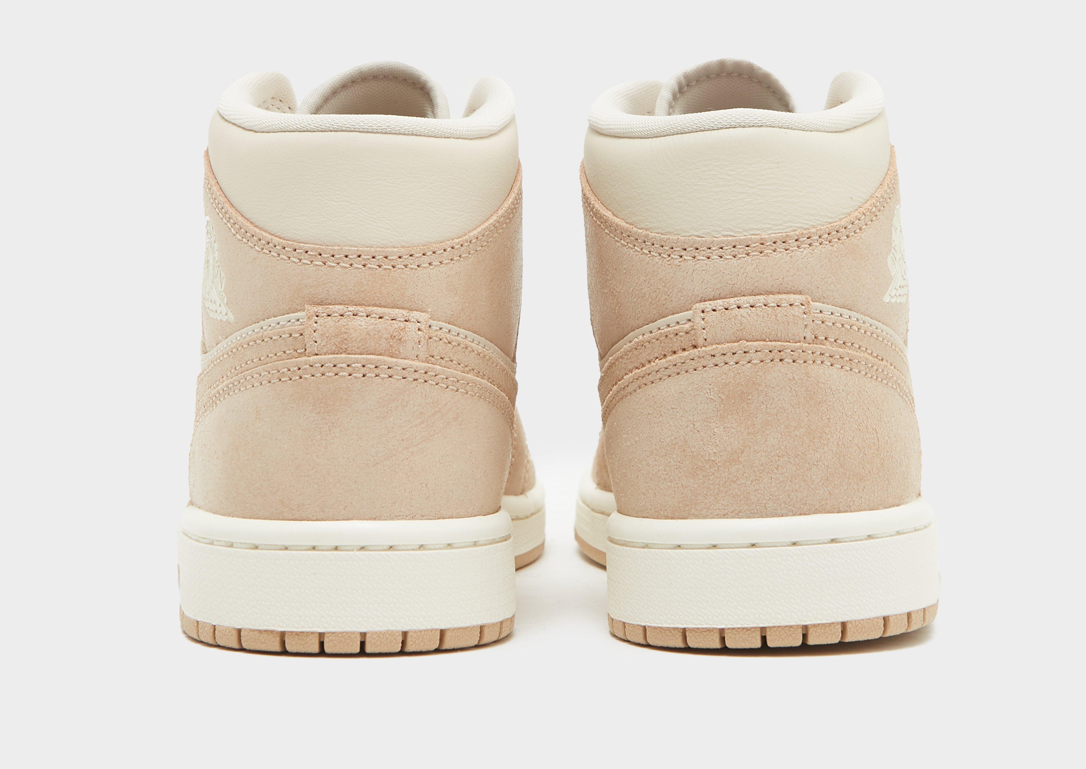 Adidași de damă WMNS AIR JORDAN 1 MID SE FJ3448-200 Bej