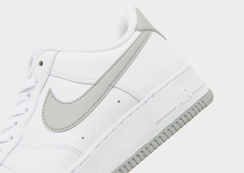 Nike Air Force 1 '07