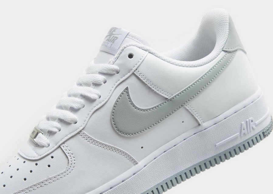 Buty sneakersy męskie NIKE AIR FORCE 1 '07  FJ4146-100 Biały