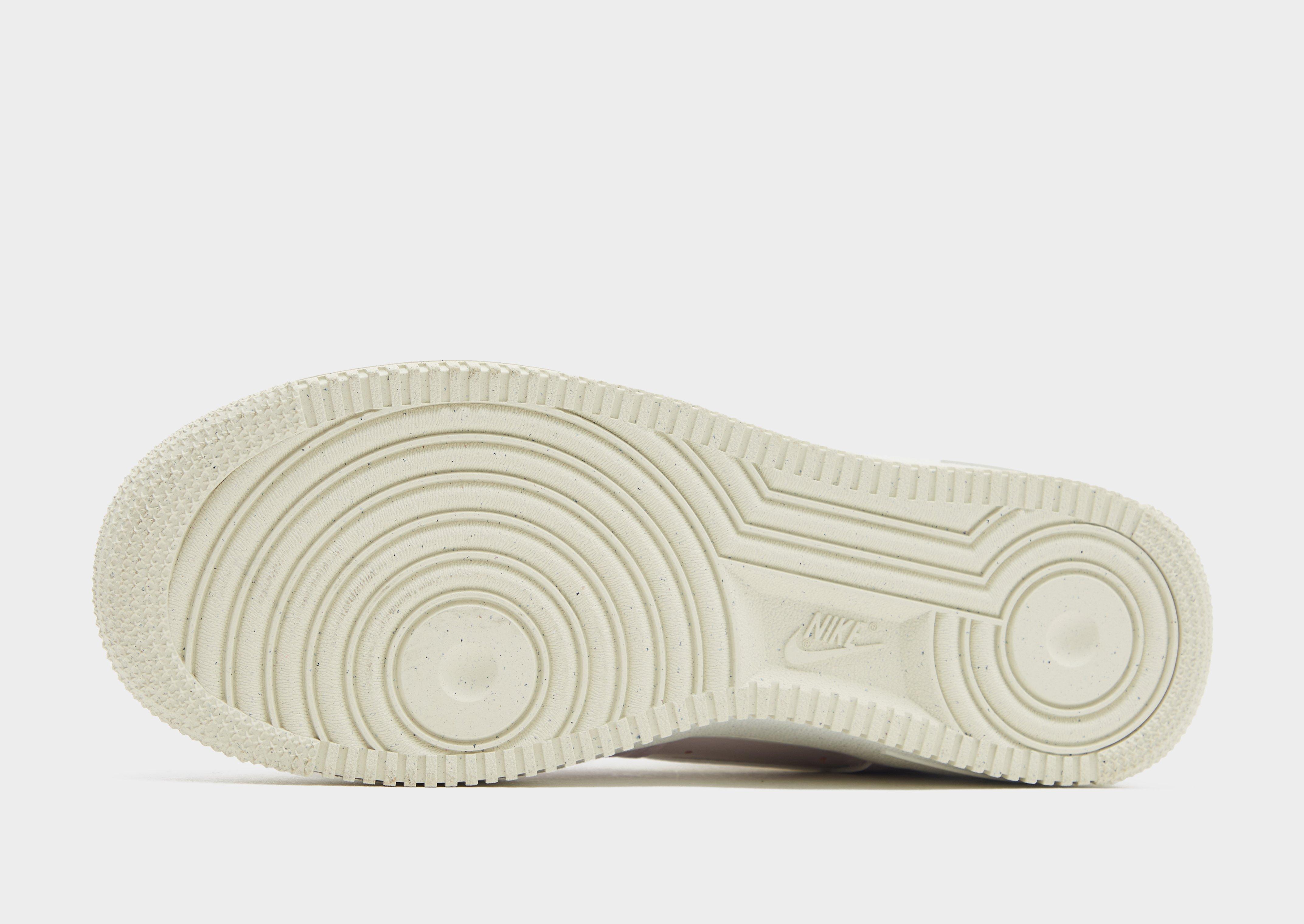 Дамски обувки NIKE AIR FORCE 1 '07 SE DV3808-001 Лилав