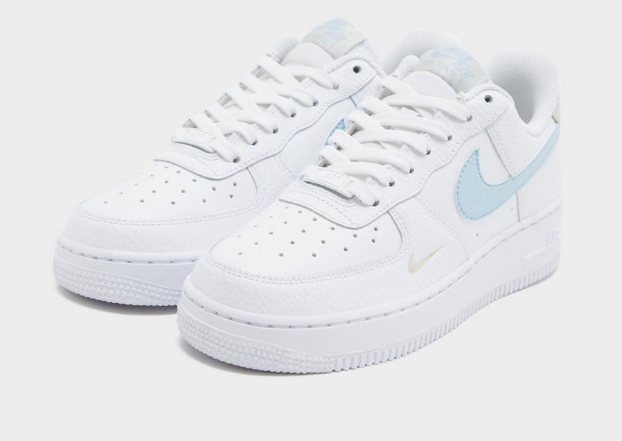 Adidași de damă NIKE W AIR FORCE '07 HF0022-100 Alb