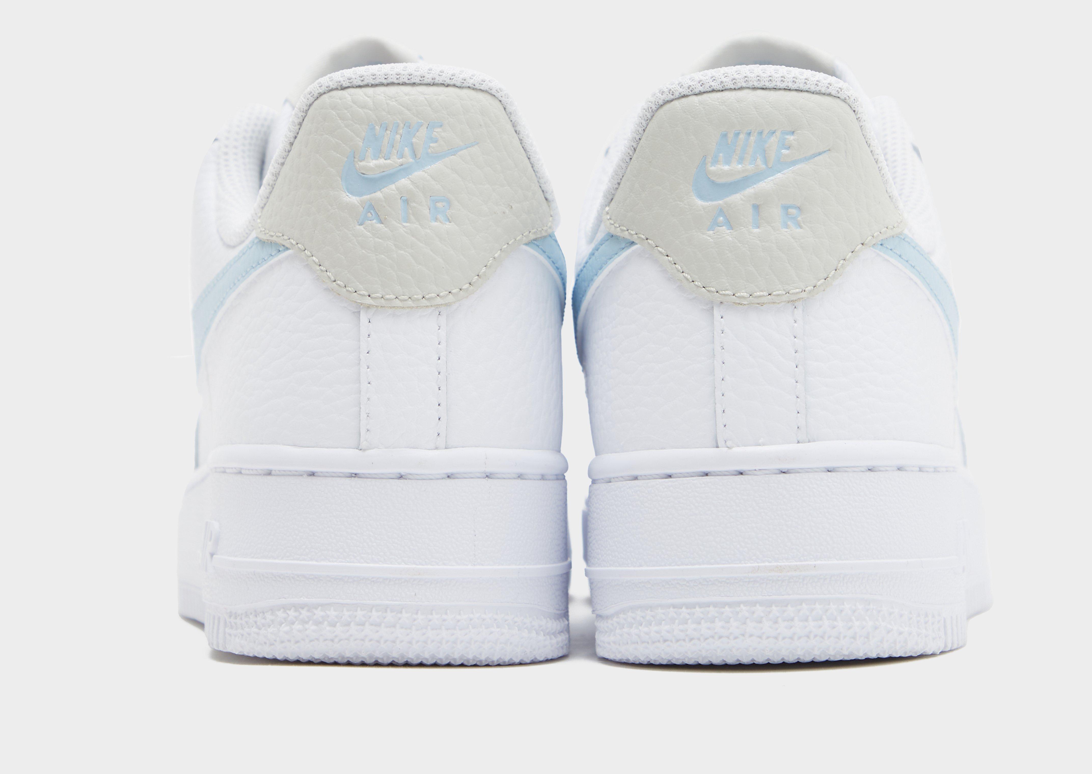 Kedai moterims NIKE W AIR FORCE '07 HF0022-100 Balta