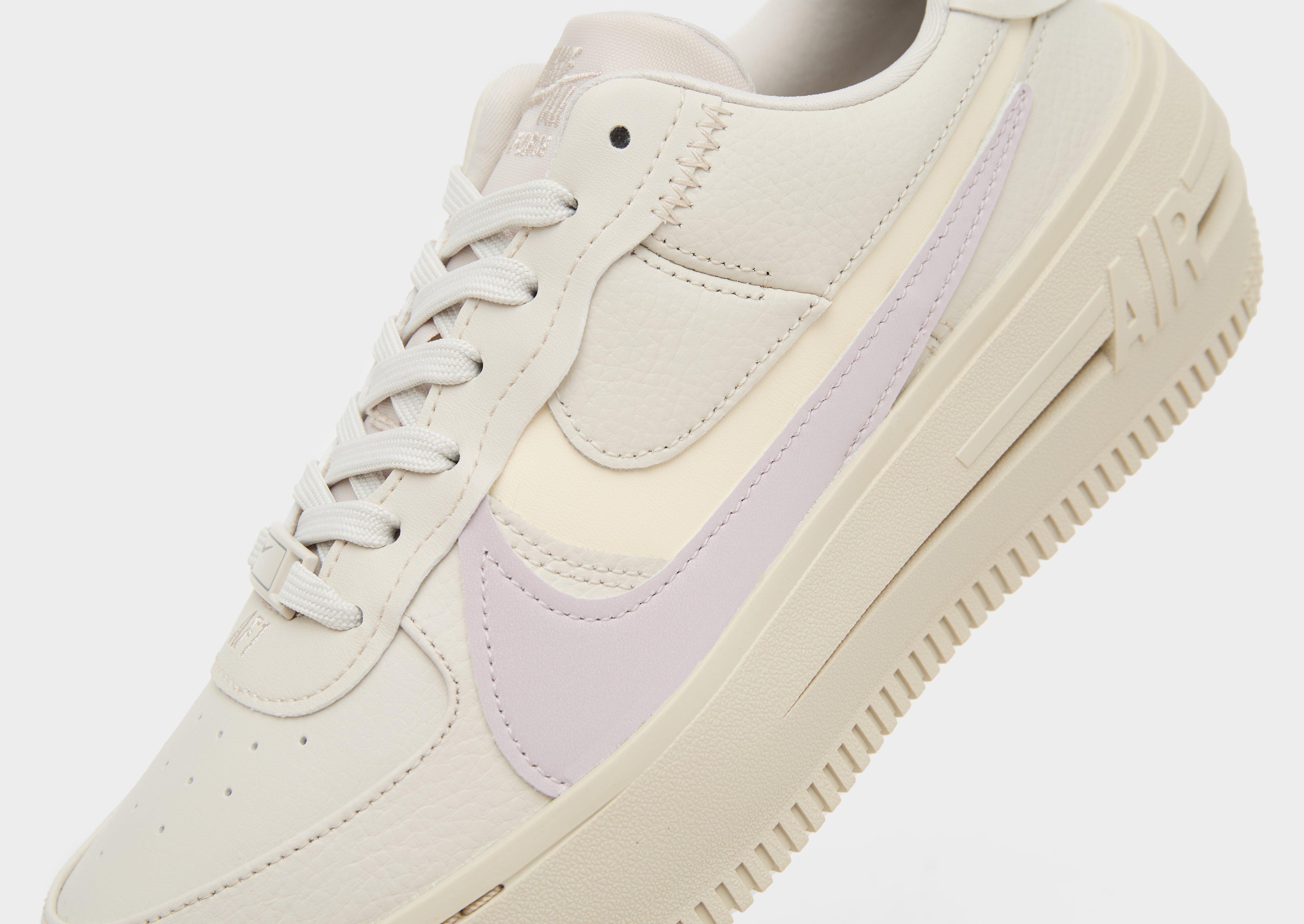 Дамски обувки NIKE AIR FORCE 1 PLT.AF.ORM DJ9946-108 Бежов