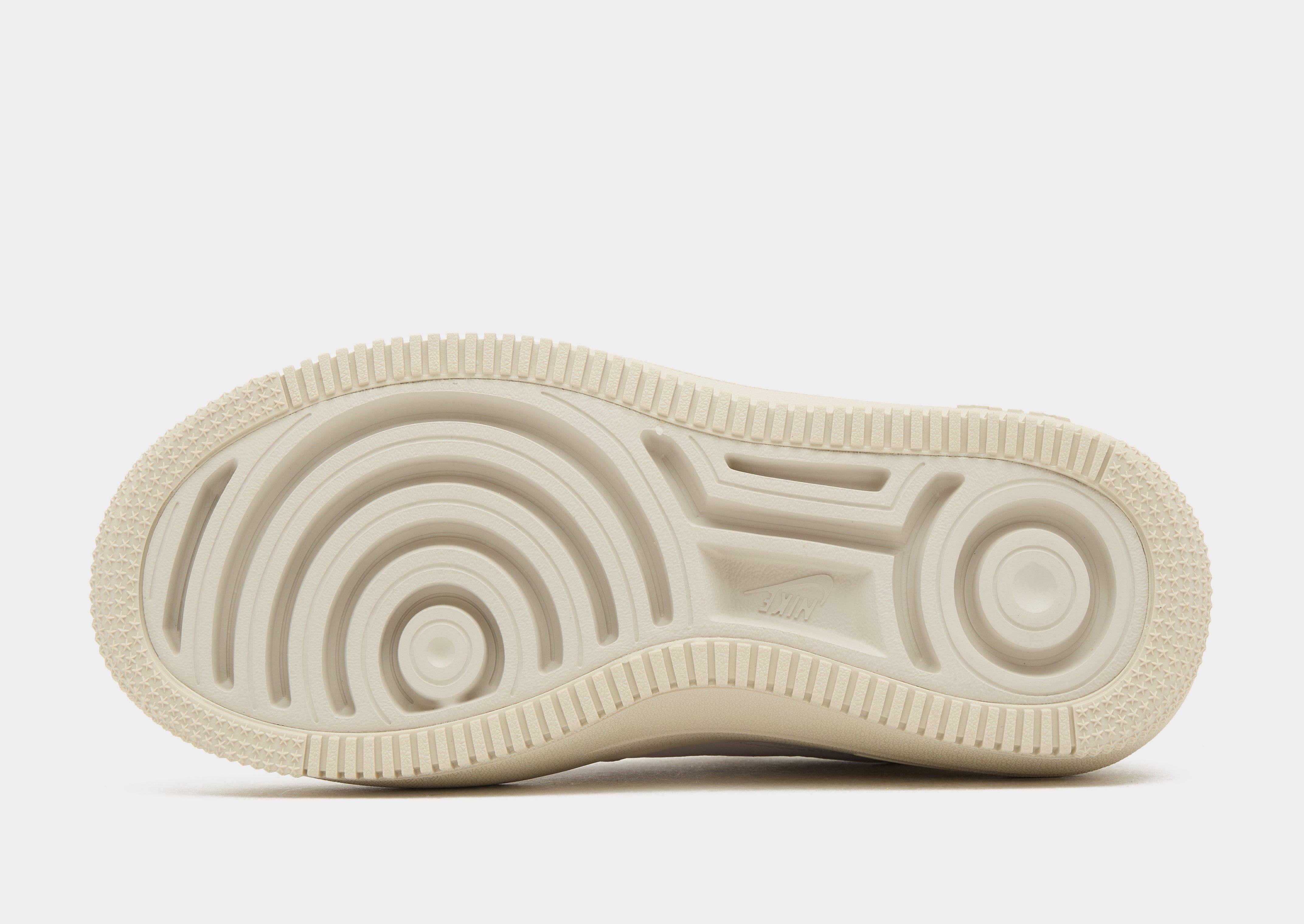 Дамски обувки NIKE AIR FORCE 1 PLT.AF.ORM DJ9946-108 Бежов