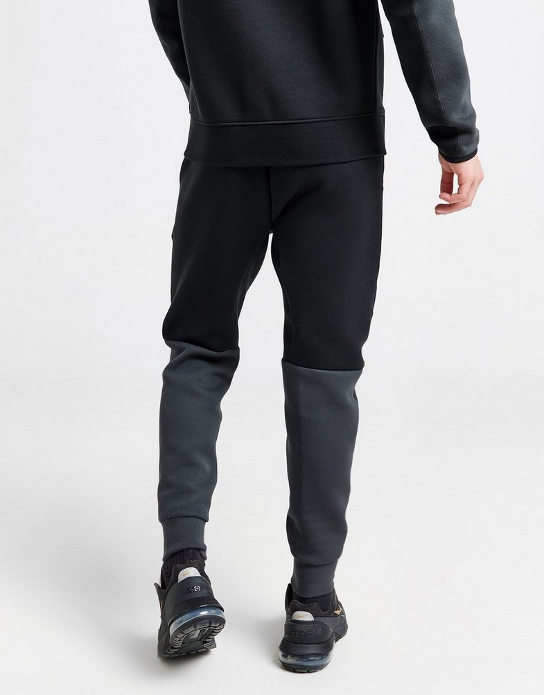 Pantaloni pentru bărbați NIKE PANTALONI  M NK TCH FLC JGGR TECH FB8002-013 Negru