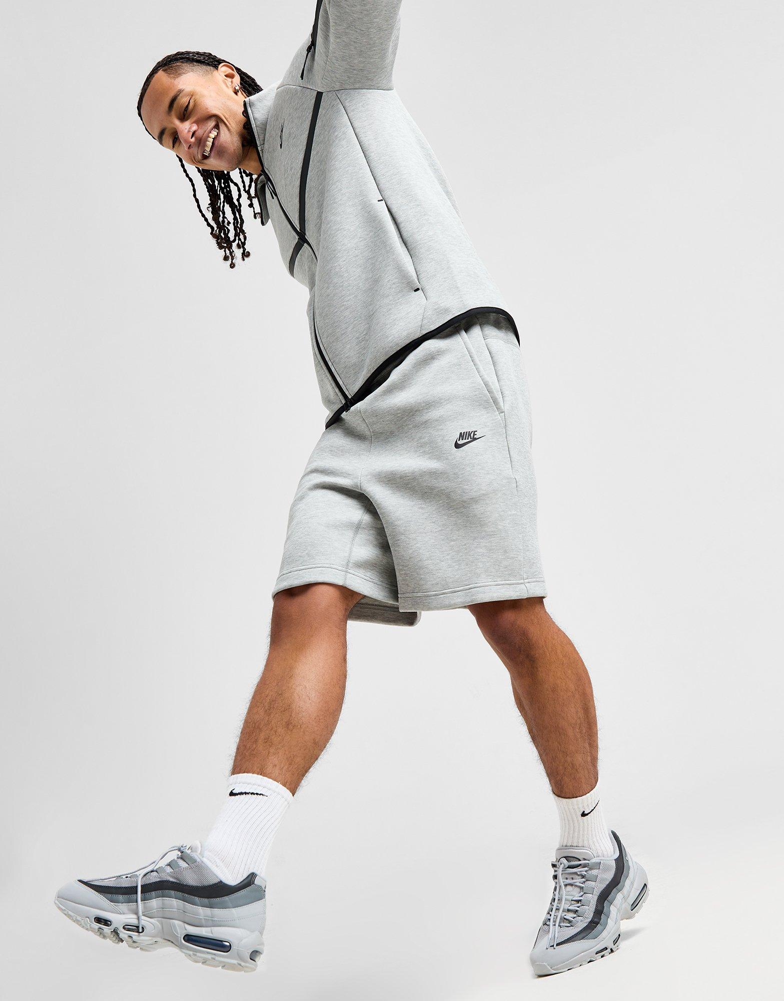 Pantaloni scurți pentru bărbați NIKE PANTALONI SCURȚI TECH SHORT DGH SHORTS FB8171-063 Gri