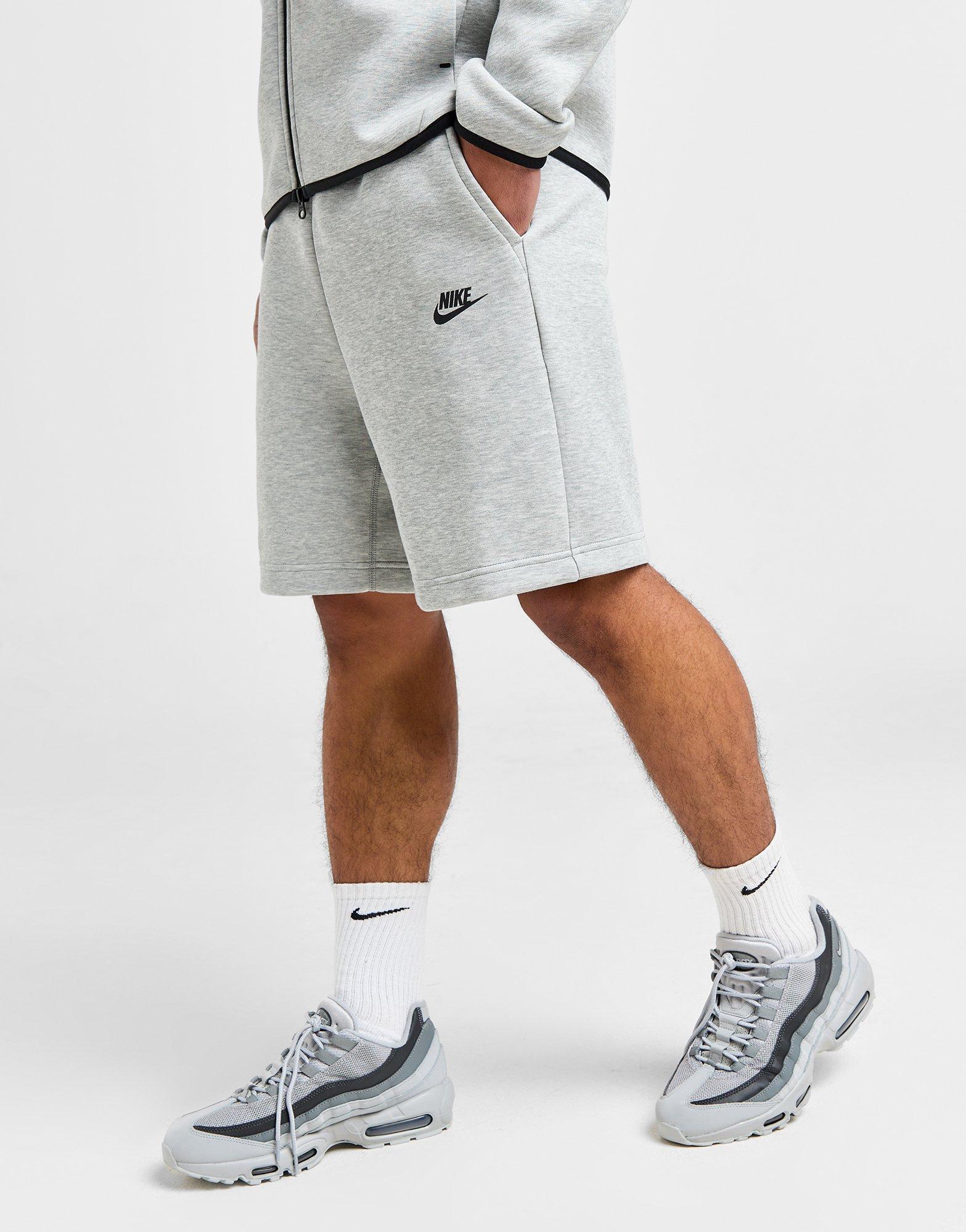 Pantaloni scurți pentru bărbați NIKE PANTALONI SCURȚI TECH SHORT DGH SHORTS FB8171-063 Gri