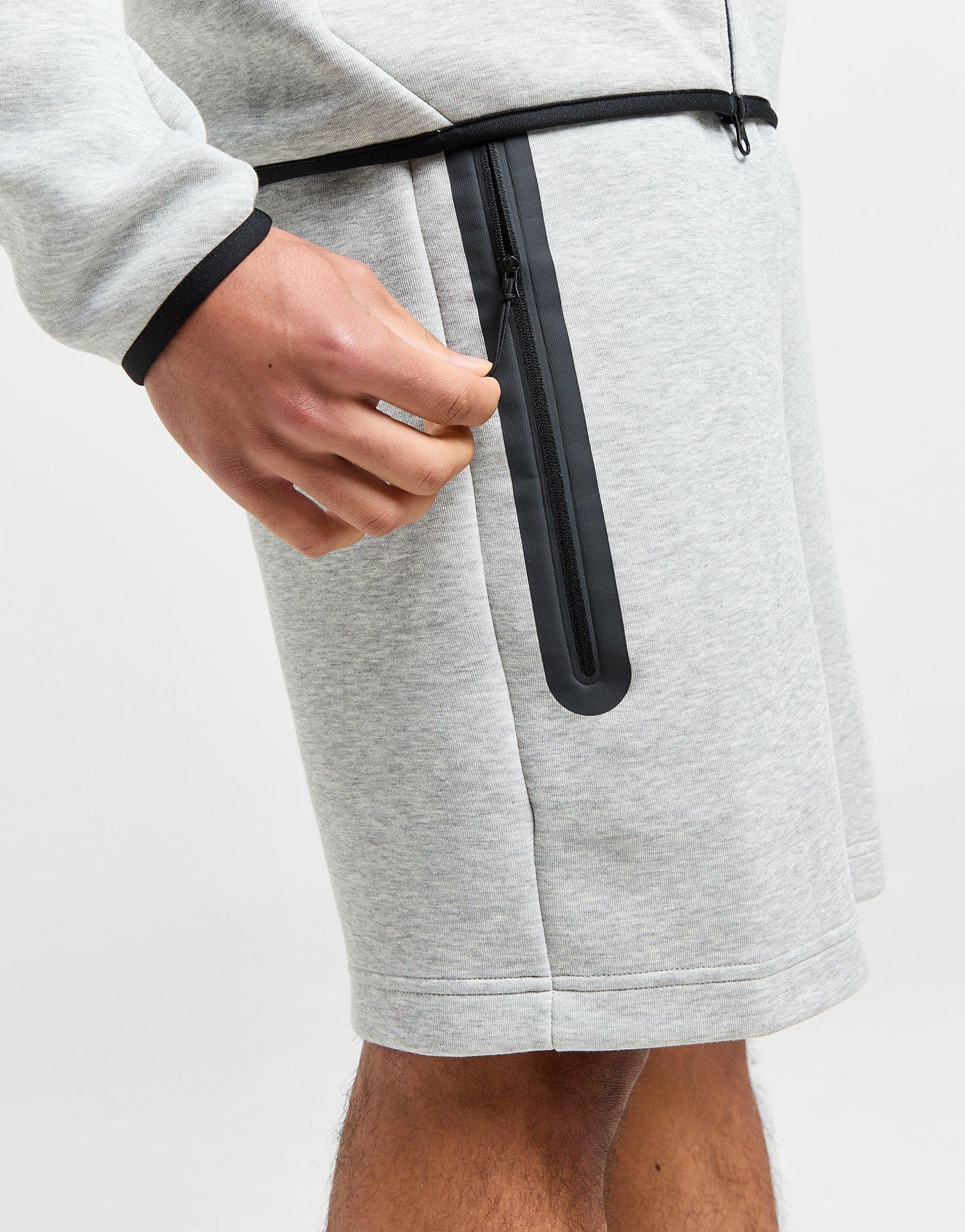 Pantaloni scurți pentru bărbați NIKE PANTALONI SCURȚI TECH SHORT DGH SHORTS FB8171-063 Gri