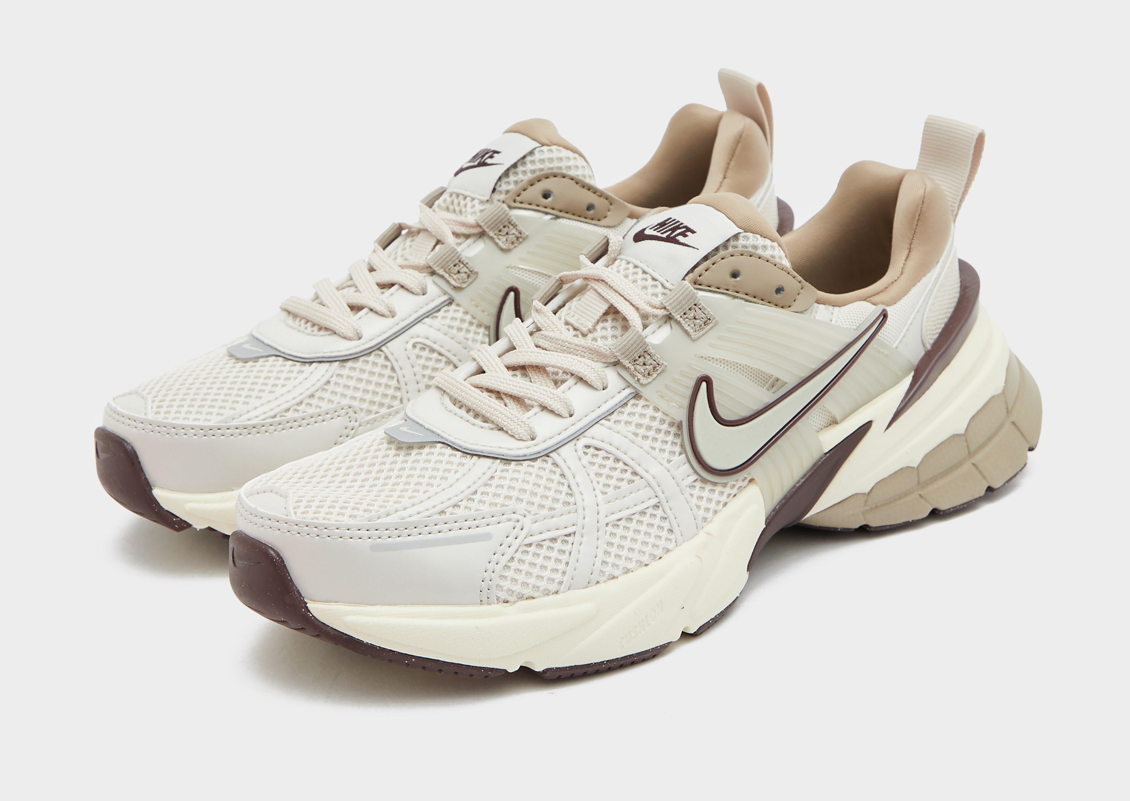 Kedai moterims NIKE V2K RUN FD0736-103 Rusva