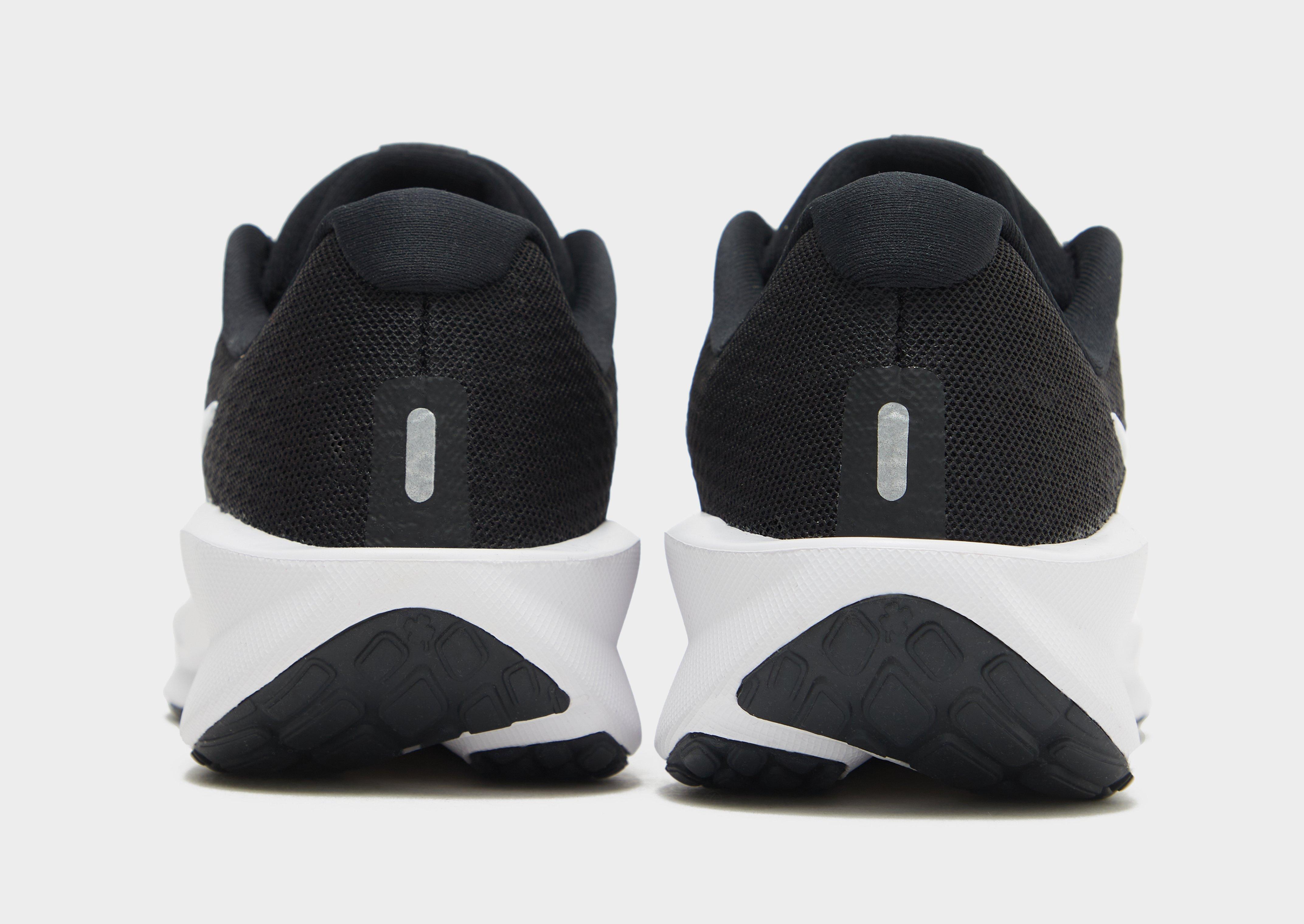 Kedai moterims NIKE DOWNSHIFTER 13 FD6476-001 Juoda