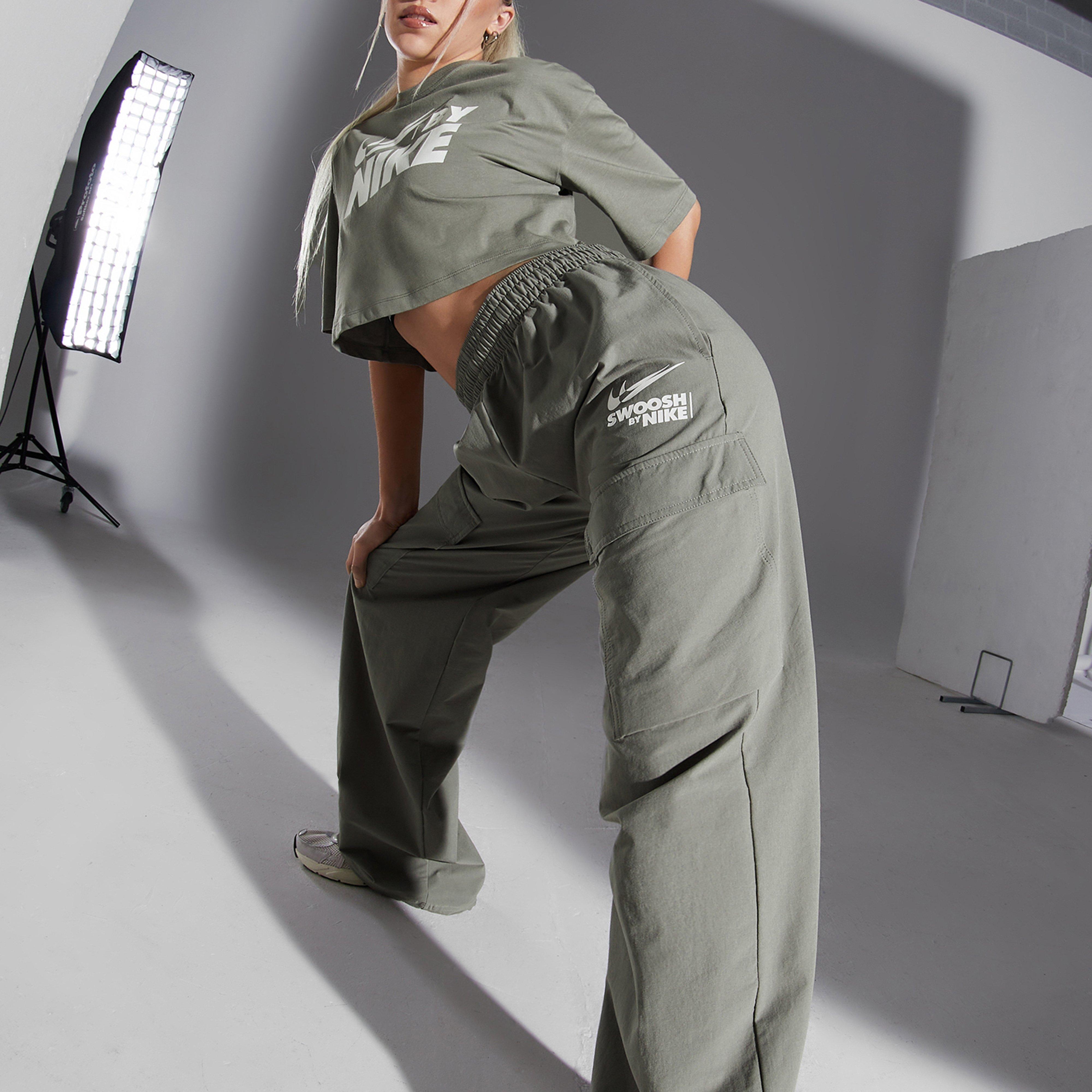 Pantaloni pentru femei NIKE PANTALONI  W NSW CARGO WOVEN GLS GYM LIFE