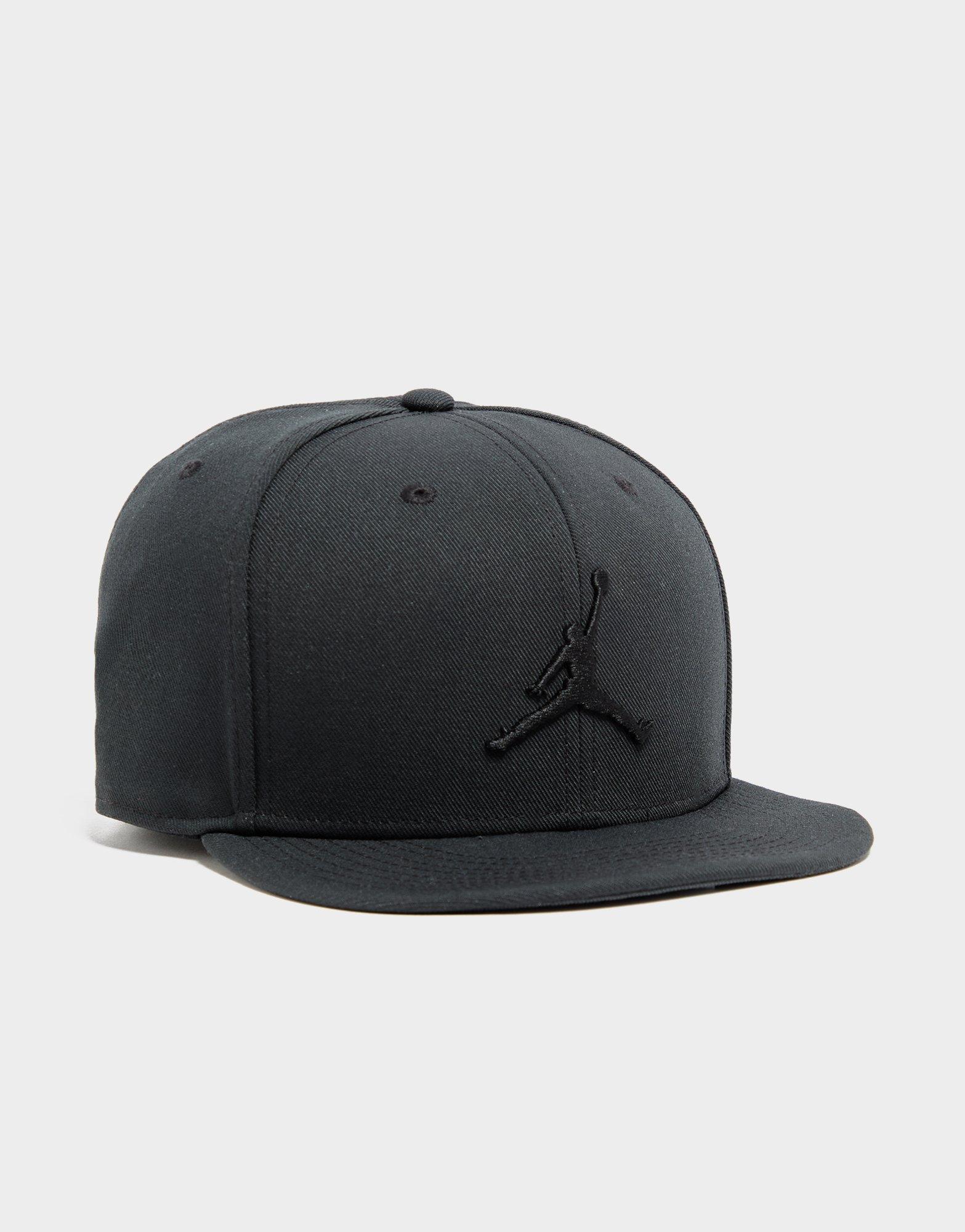 Жіночі кепки JORDAN КЕПКА U J PRO CAP S FB JUMPMAN FV5296-011 Чорний