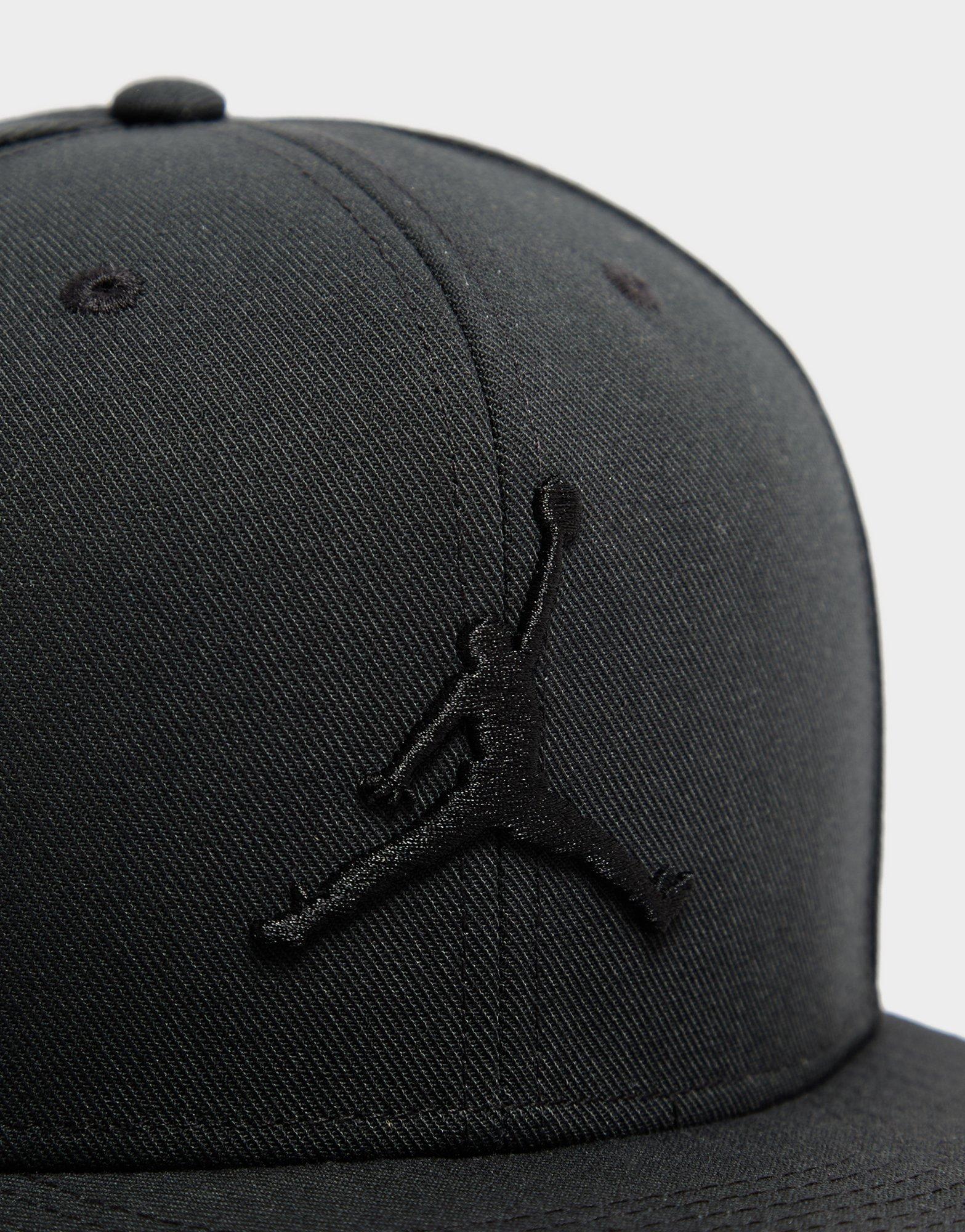 Жіночі кепки JORDAN КЕПКА U J PRO CAP S FB JUMPMAN FV5296-011 Чорний