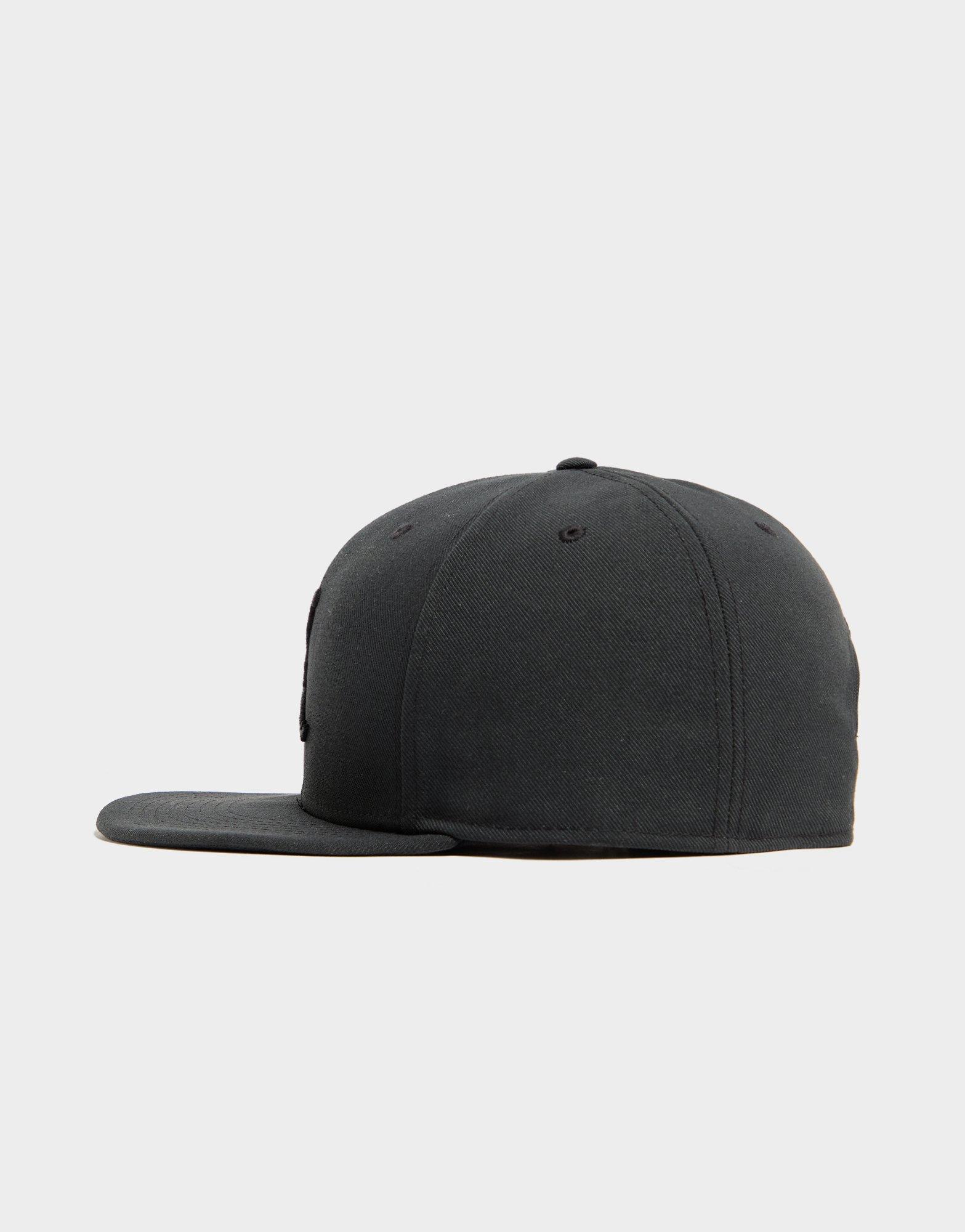 Жіночі кепки JORDAN КЕПКА U J PRO CAP S FB JUMPMAN FV5296-011 Чорний