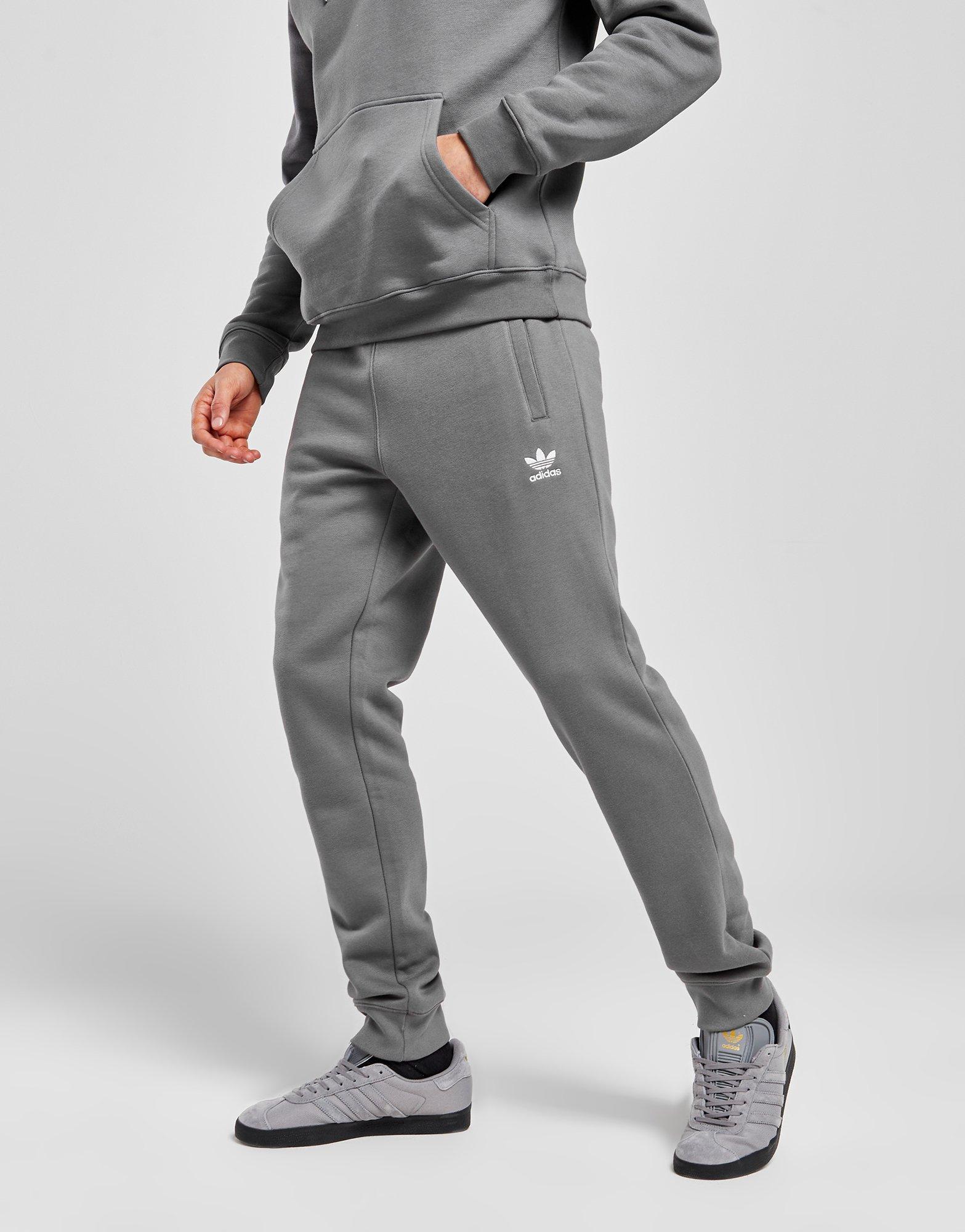 Muške hlače ADIDAS HLAČE ESSENTIALS PANT ORIGINALS CORE IZ0019 siva