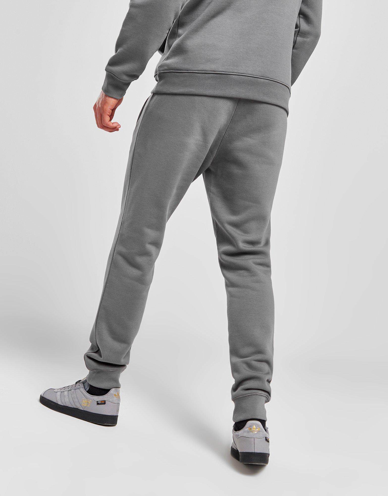 Muške hlače ADIDAS HLAČE ESSENTIALS PANT ORIGINALS CORE IZ0019 siva