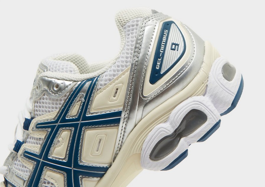 Жіночі кросівки ASICS GEL-NIMBUS 9 1202A278-108 Білий