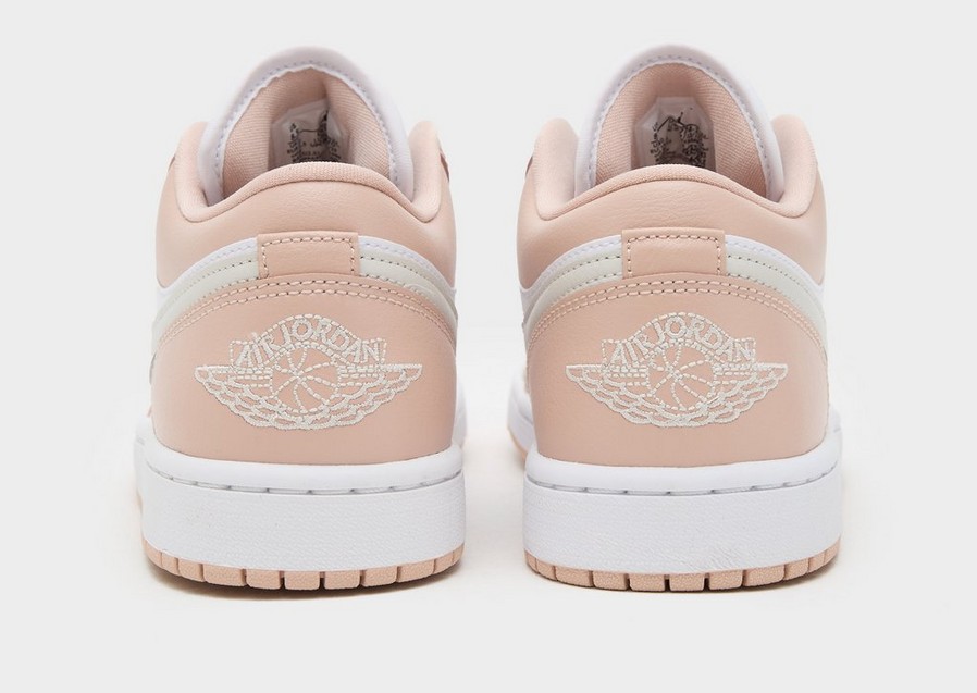 Adidași de damă AIR JORDAN 1 LOW  DC0774-120 Roz