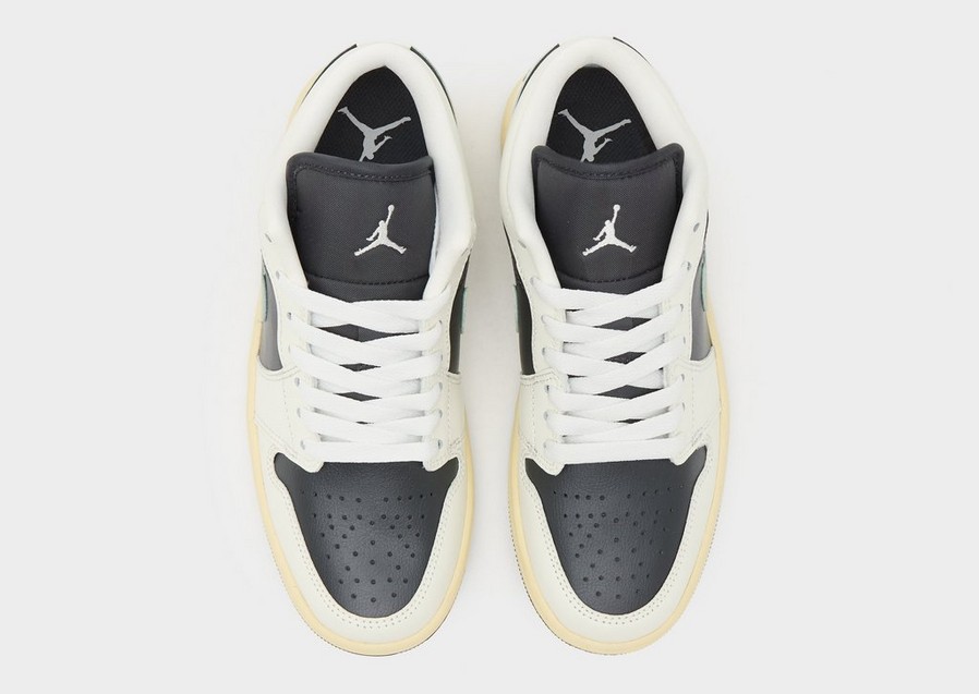 Жіночі кросівки AIR JORDAN 1 LOW  DC0774-001 Бежевий
