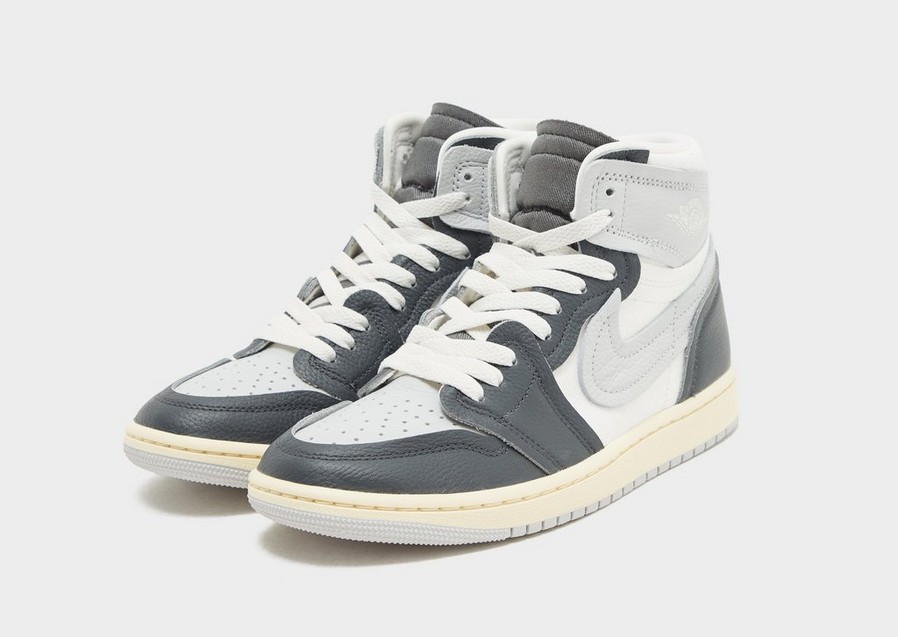 Buty sneakersy damskie WMNS AIR JORDAN 1 MM HIGH