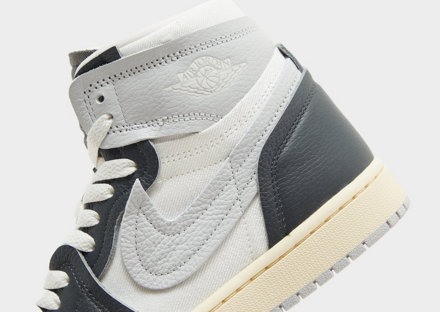 Жіночі кросівки WMNS AIR JORDAN 1 MM HIGH FB9891-001 Білий
