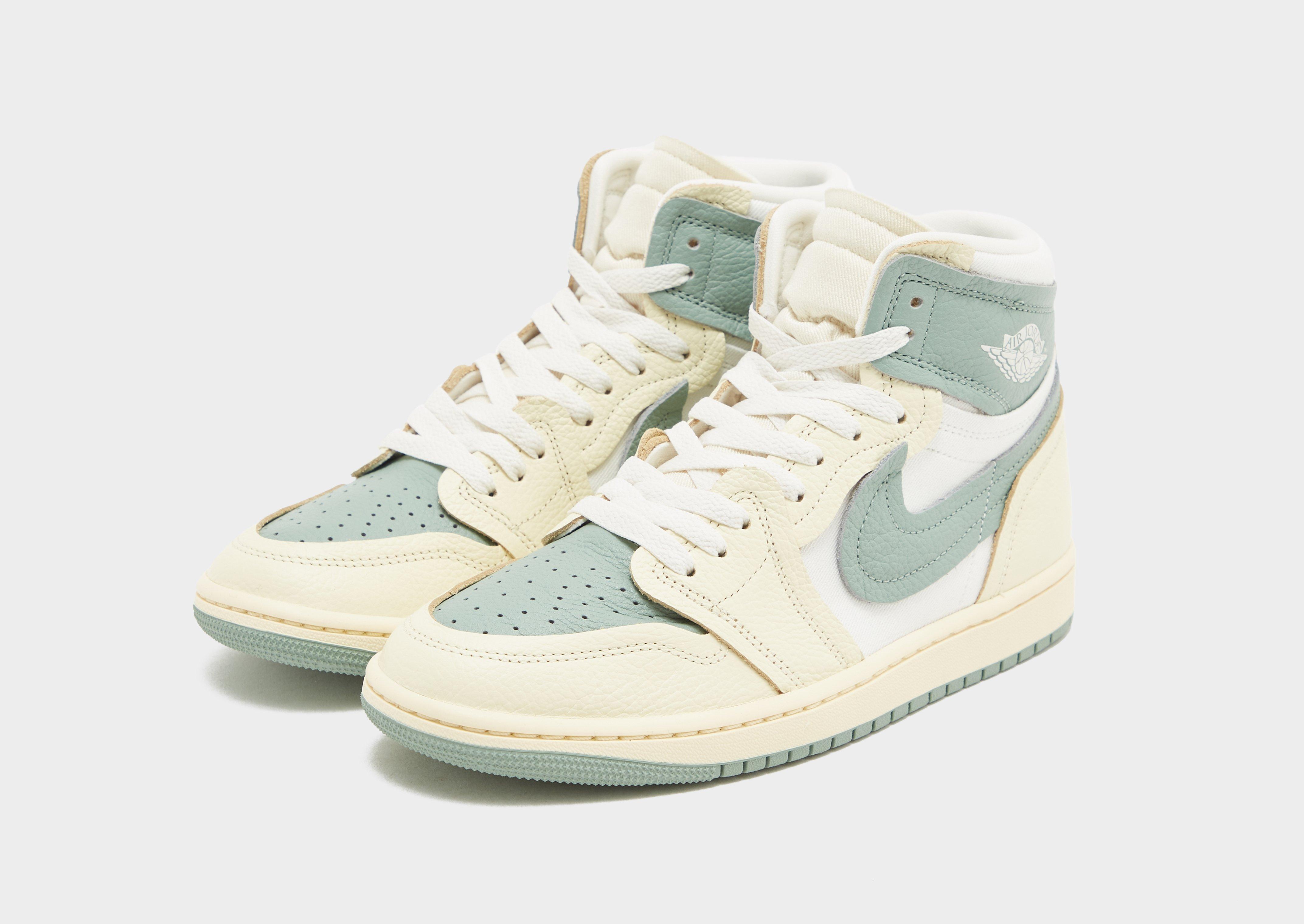 Buty sneakersy damskie WMNS AIR JORDAN 1 MM HIGH FB9891-104 Biały