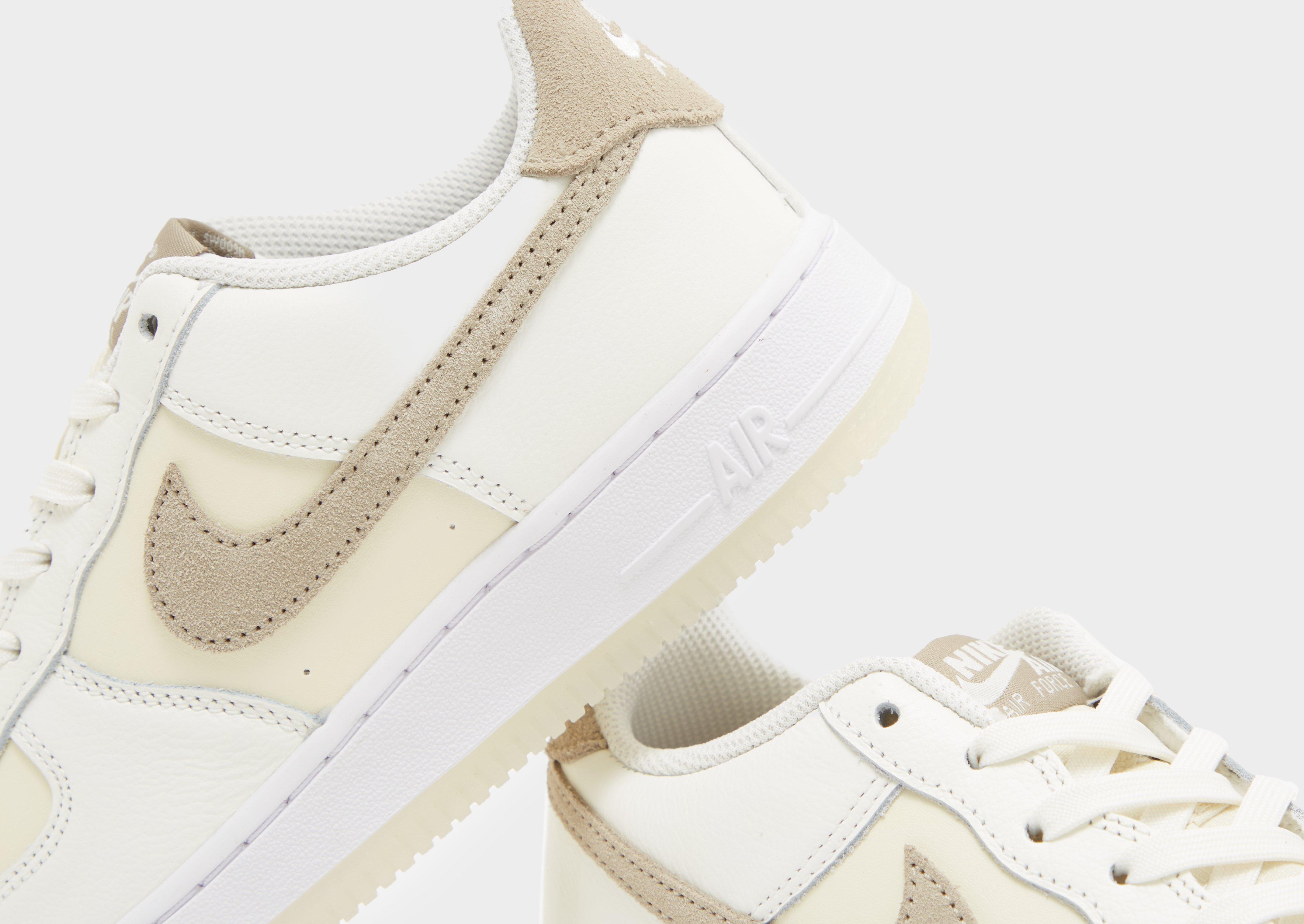 Buty sneakersy dla dzieci NIKE AIR FORCE 1 LV8  HF5349-100 Khaki