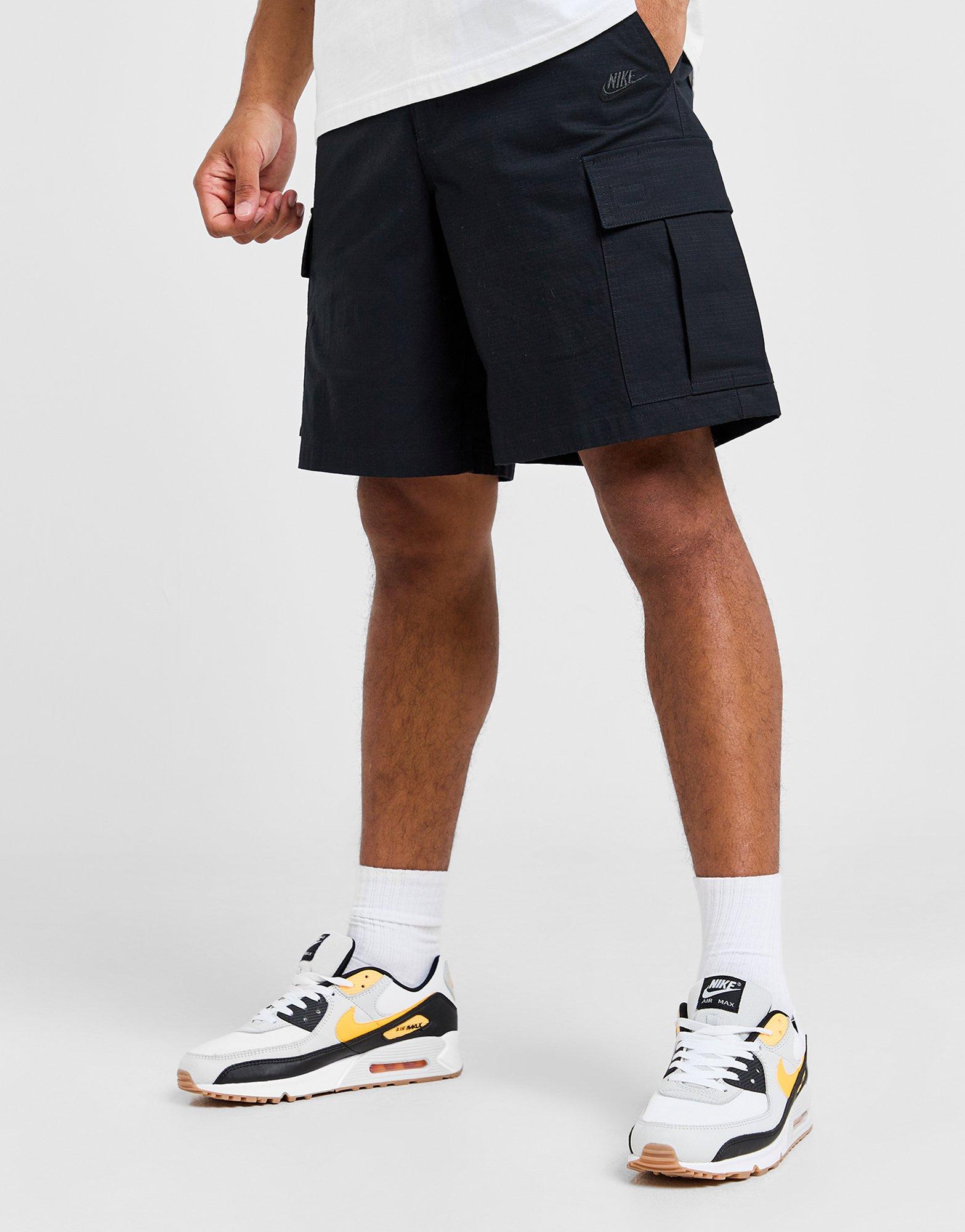 Pantaloni scurți pentru bărbați NIKE PANTALONI SCURȚI M NK CLUB WVN CARGO SHORT FN3517-010 Negru