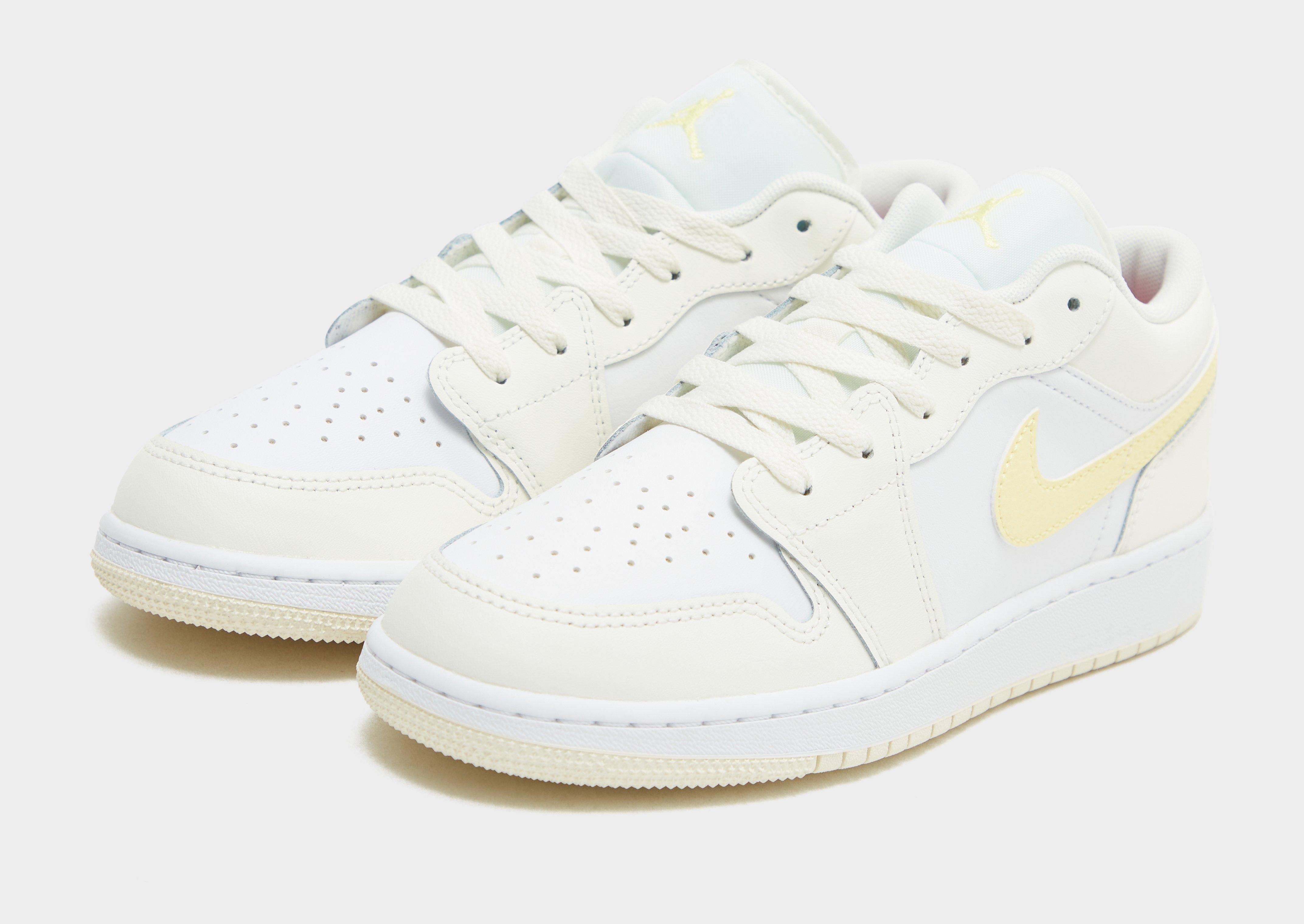 Дитячі кросівки AIR JORDAN 1 LOW FUND GG FV8486-181 Золотистий
