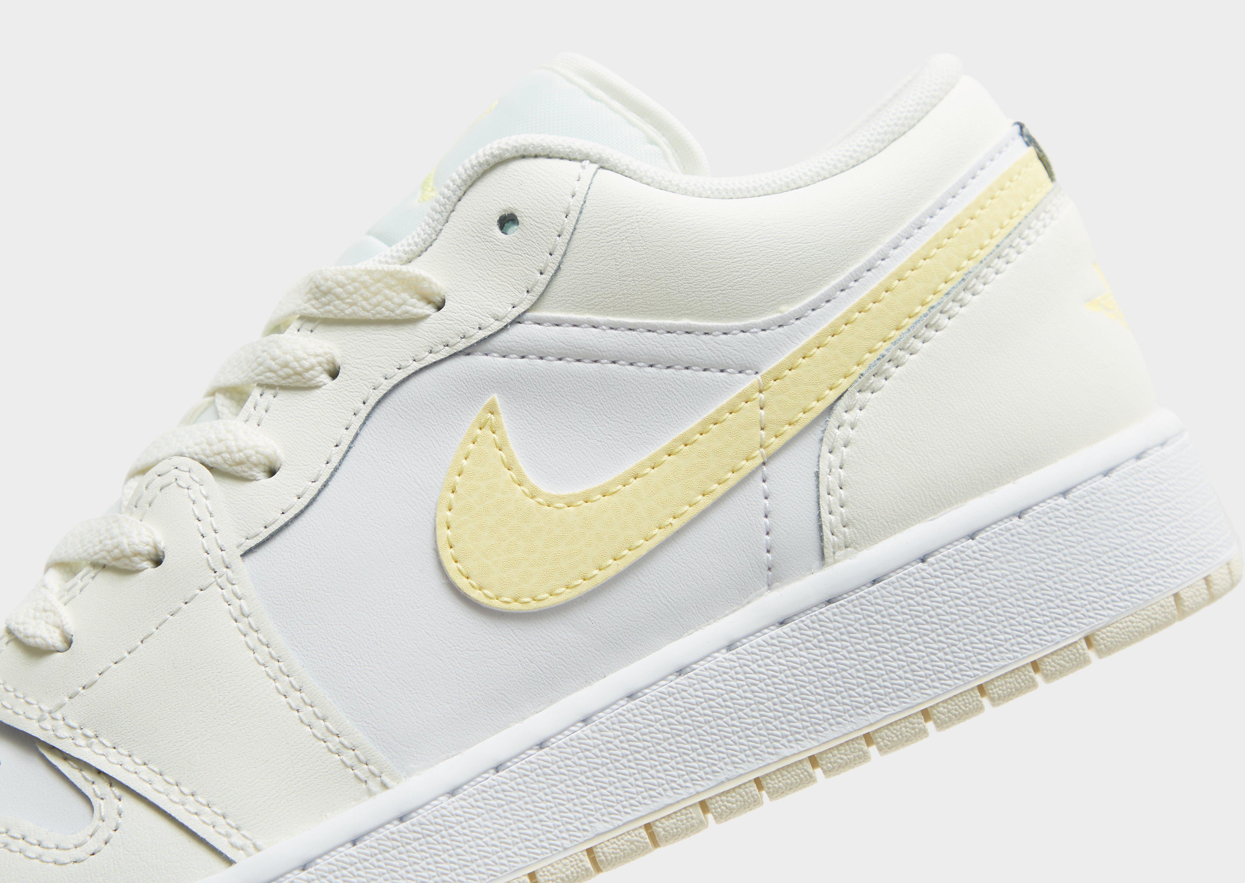 Дитячі кросівки AIR JORDAN 1 LOW FUND GG FV8486-181 Золотистий