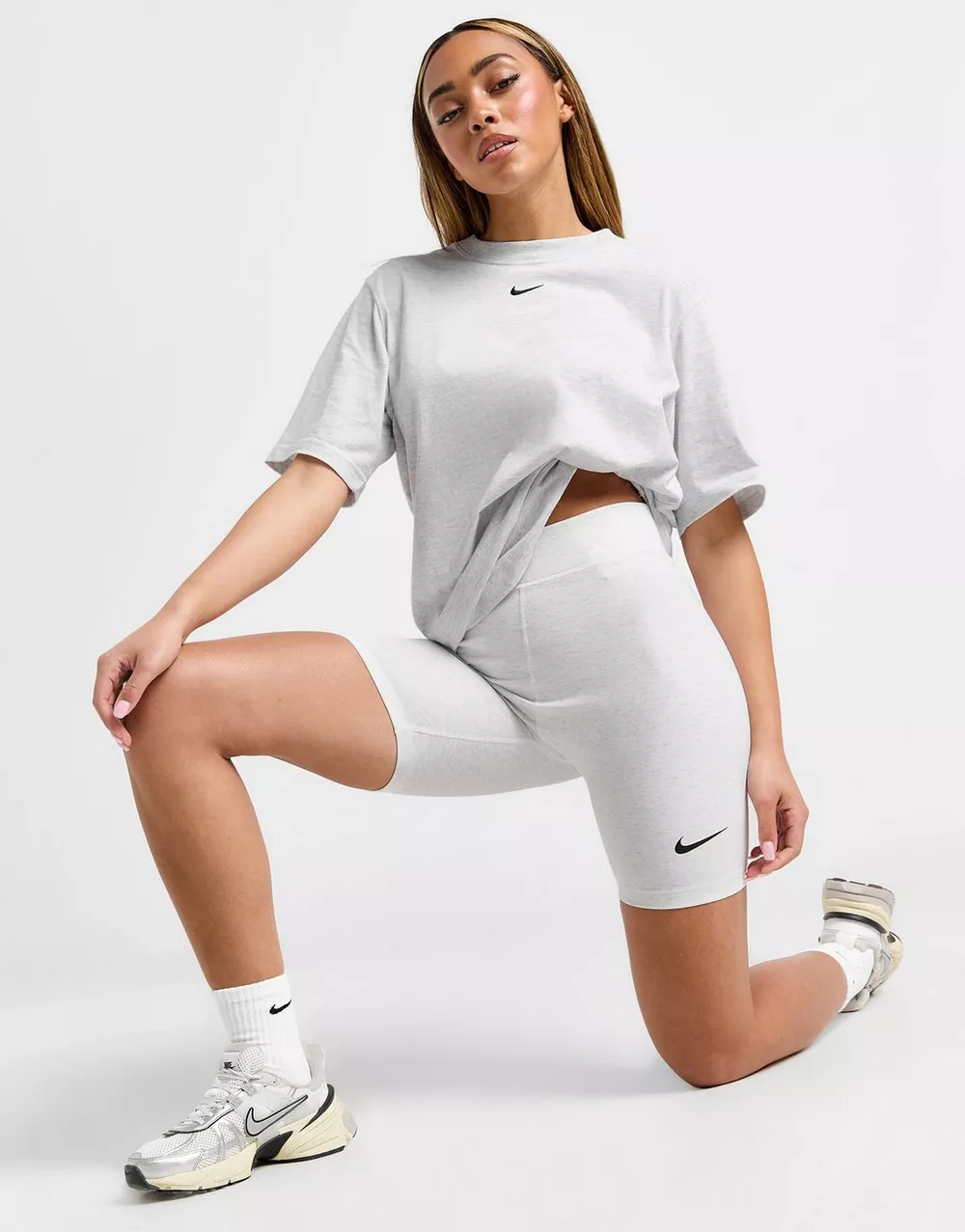 NIKE ШОРТИ W NSW NK CLSC HR 8IN SHORT, фото 1 з 5