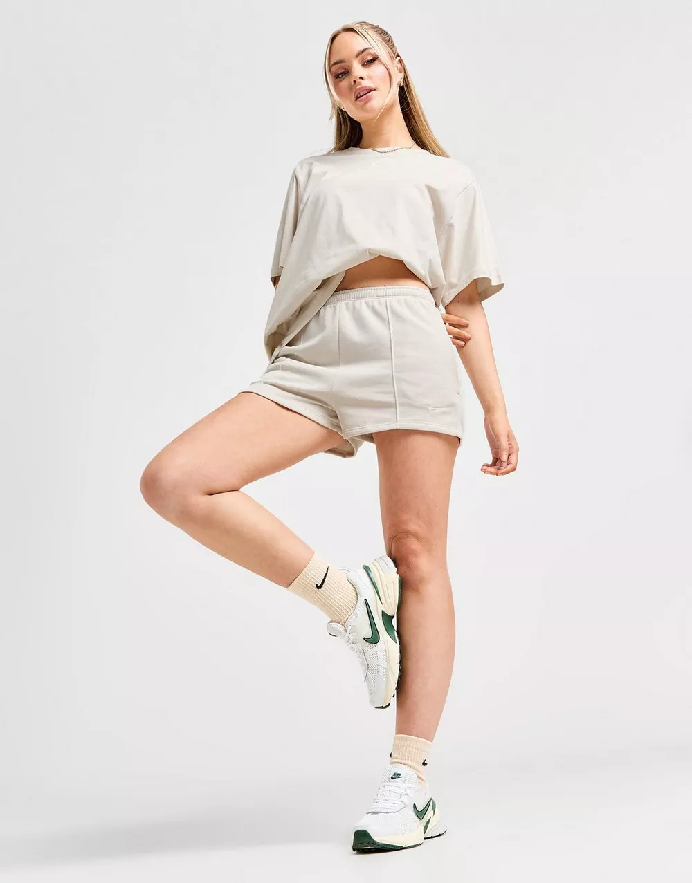 NIKE ШОРТИ W NSW NK CHLL FT HR 2IN SHORT, фото 1 з 5